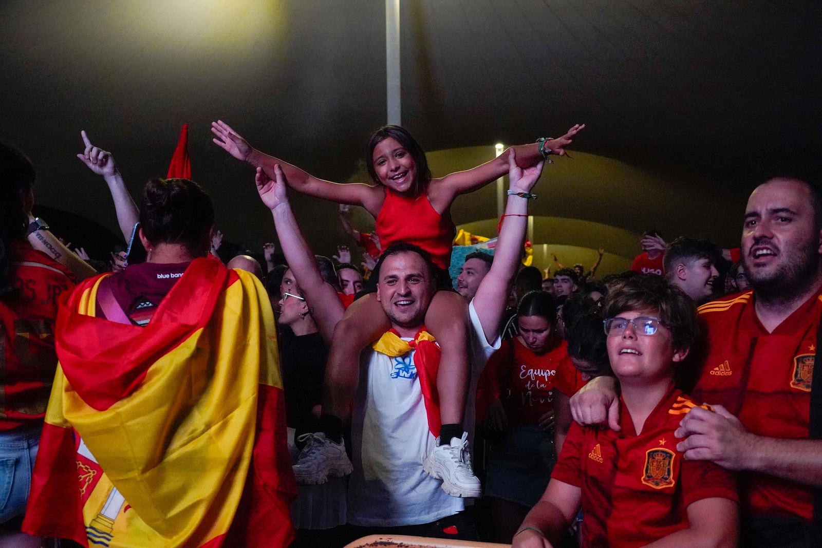 Imágenes del ambiente durante la final de la Eurocopa entre España e Inglaterra Imágenes del ambiente durante la final de la Eurocopa entre España e Inglaterra