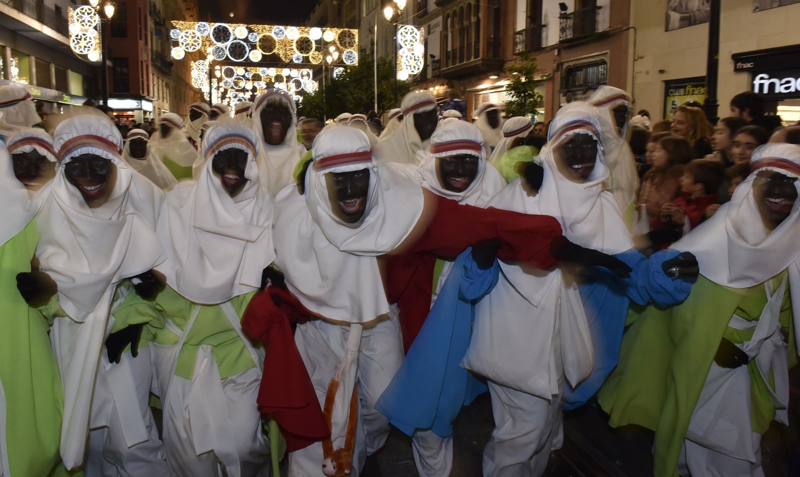 El Heraldo Real recorre las calles del centro