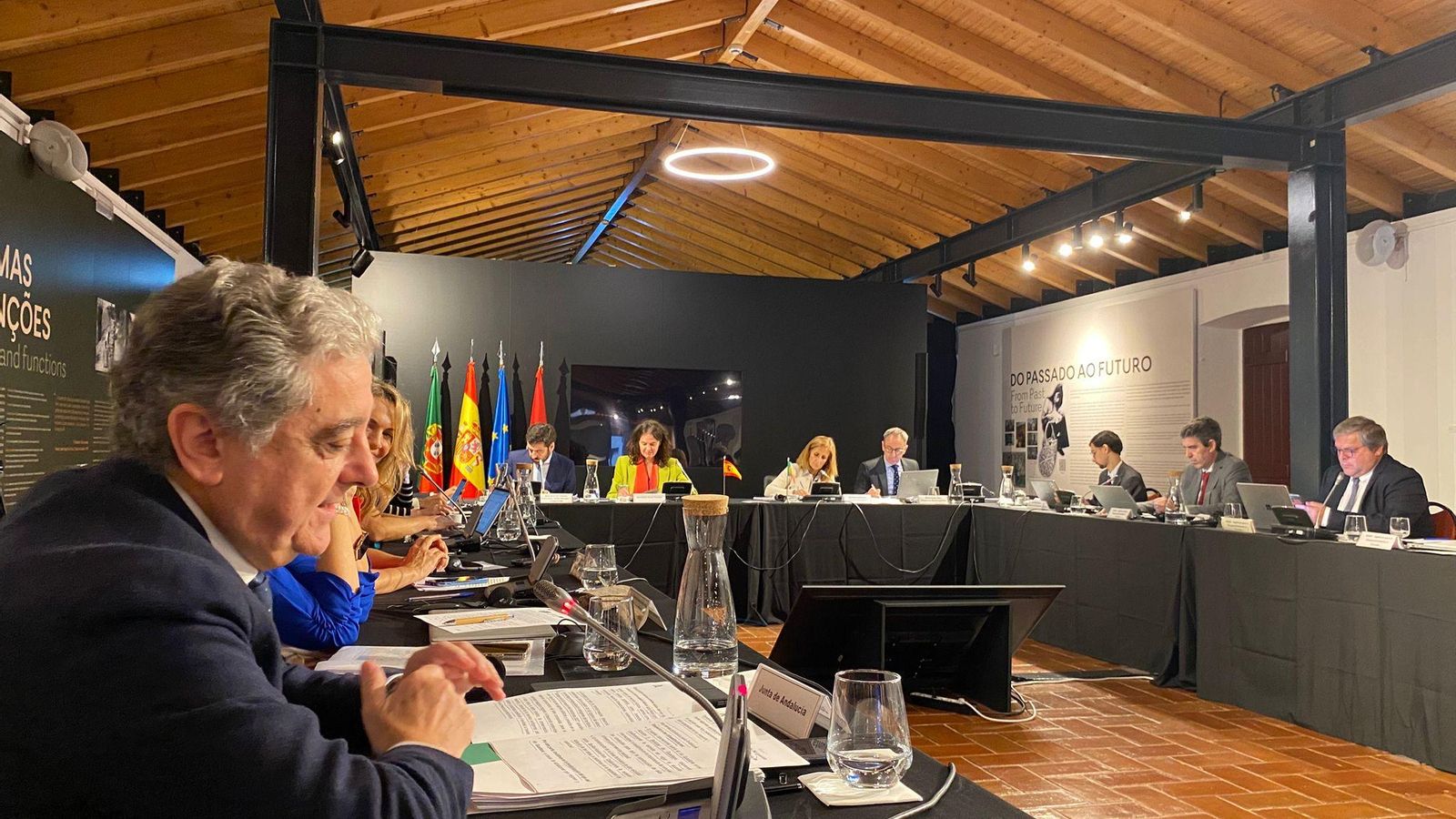 Asistentes a la XVI reunión de la Comisión luso-española para la cooperación transfronteriza.