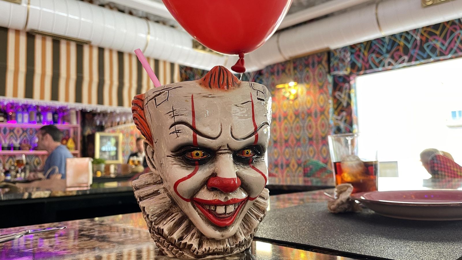 Cóctel en taza de la película IT