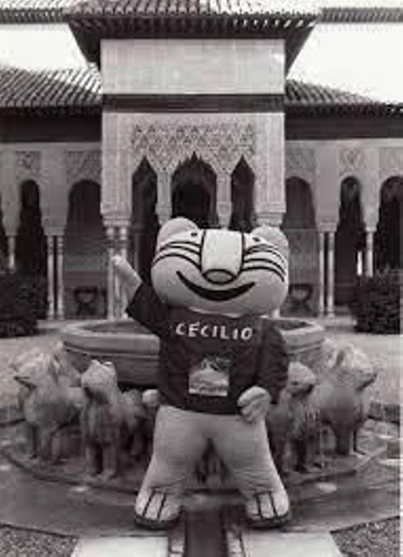 Cecilio se dio a conocer en la fuente del Patio de los Leones