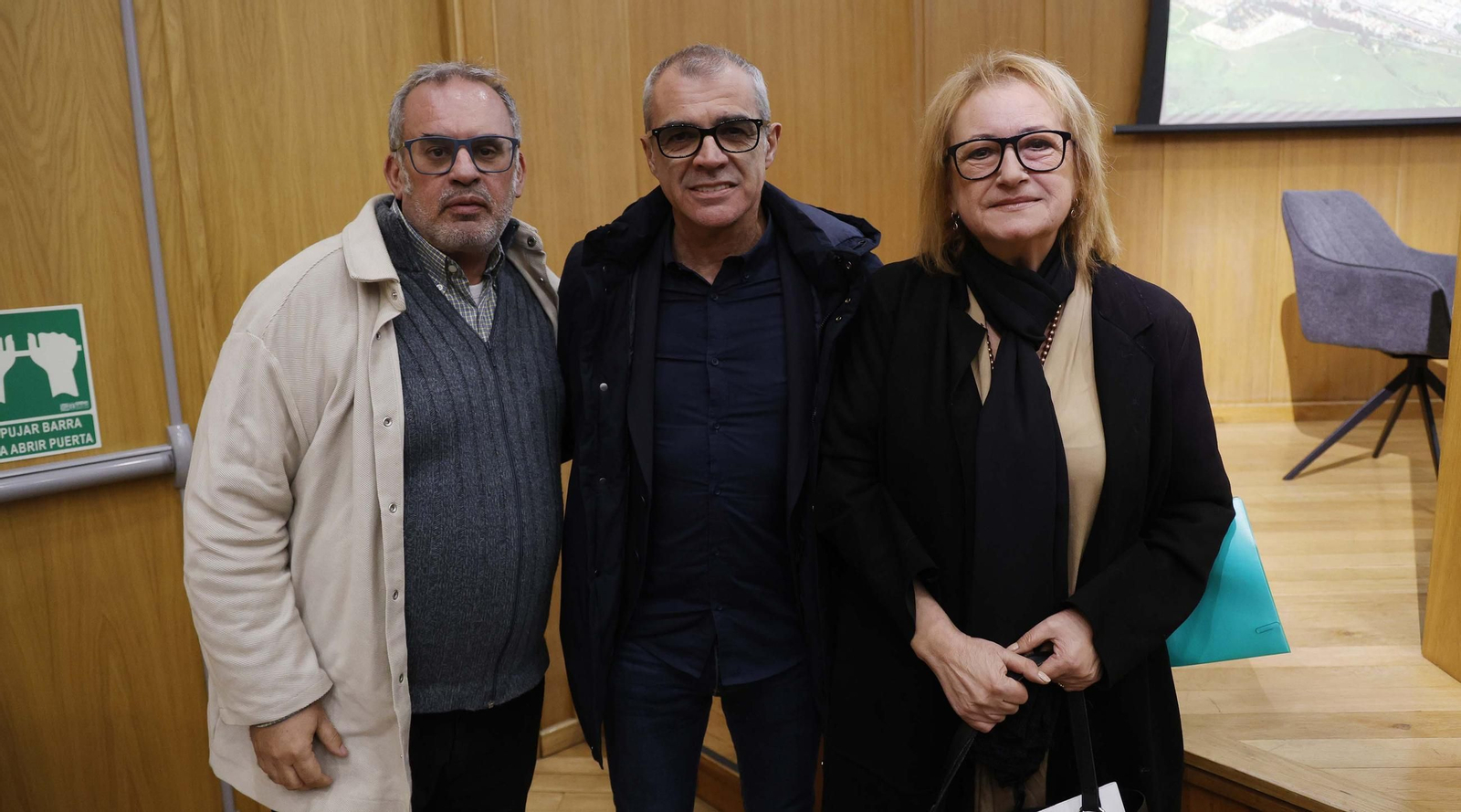 Fotos de la entrega de los premios del Ateneo de Algeciras a María Quiros y Tatiana Delalvz