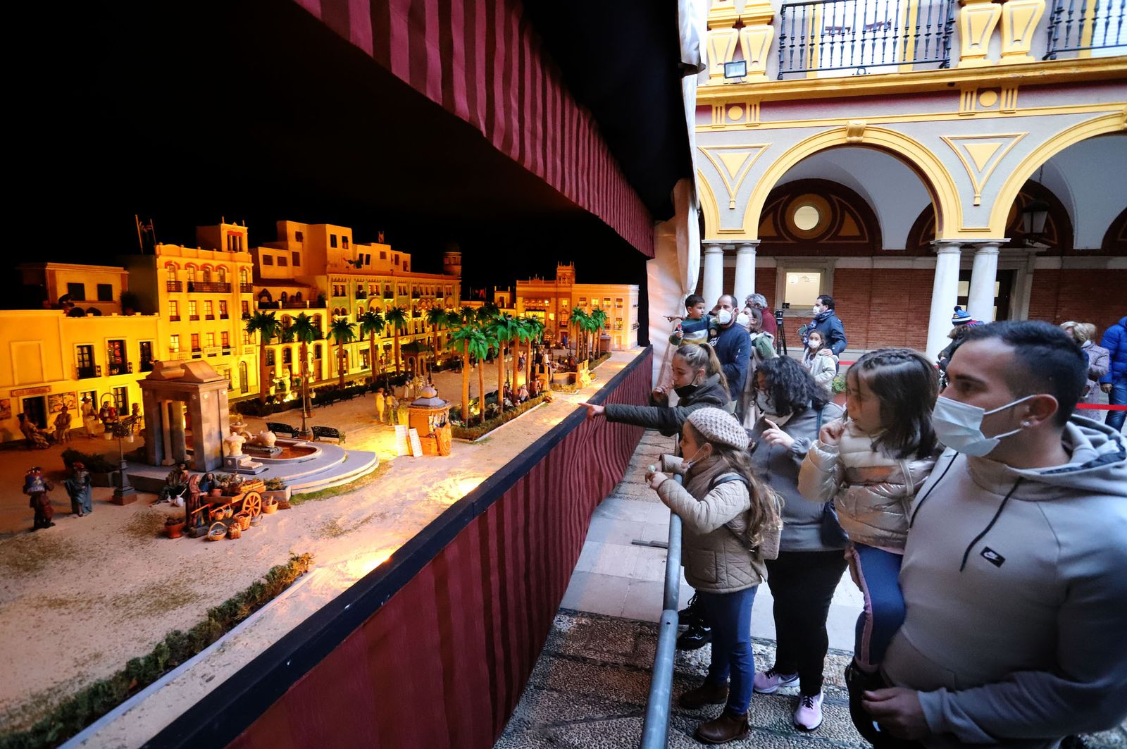 Belén del Ayuntamiento de Huelva basado en la antigua Plaza de las Monjas