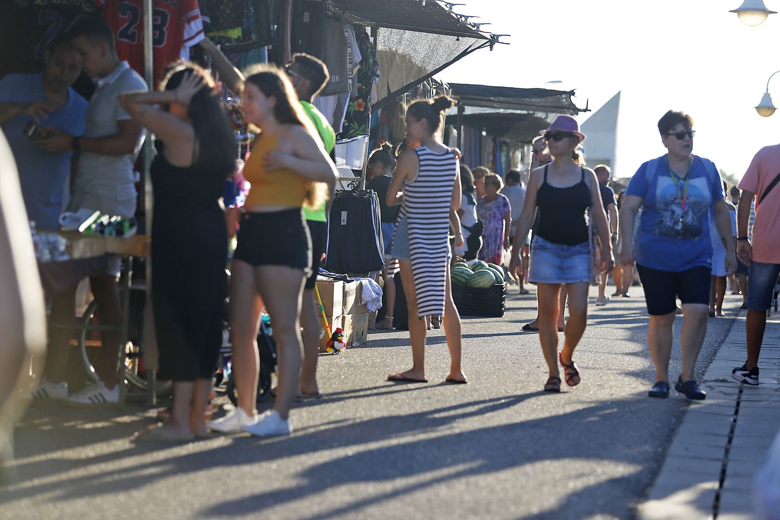 Imágenes de los mercadillos verano en Huelva