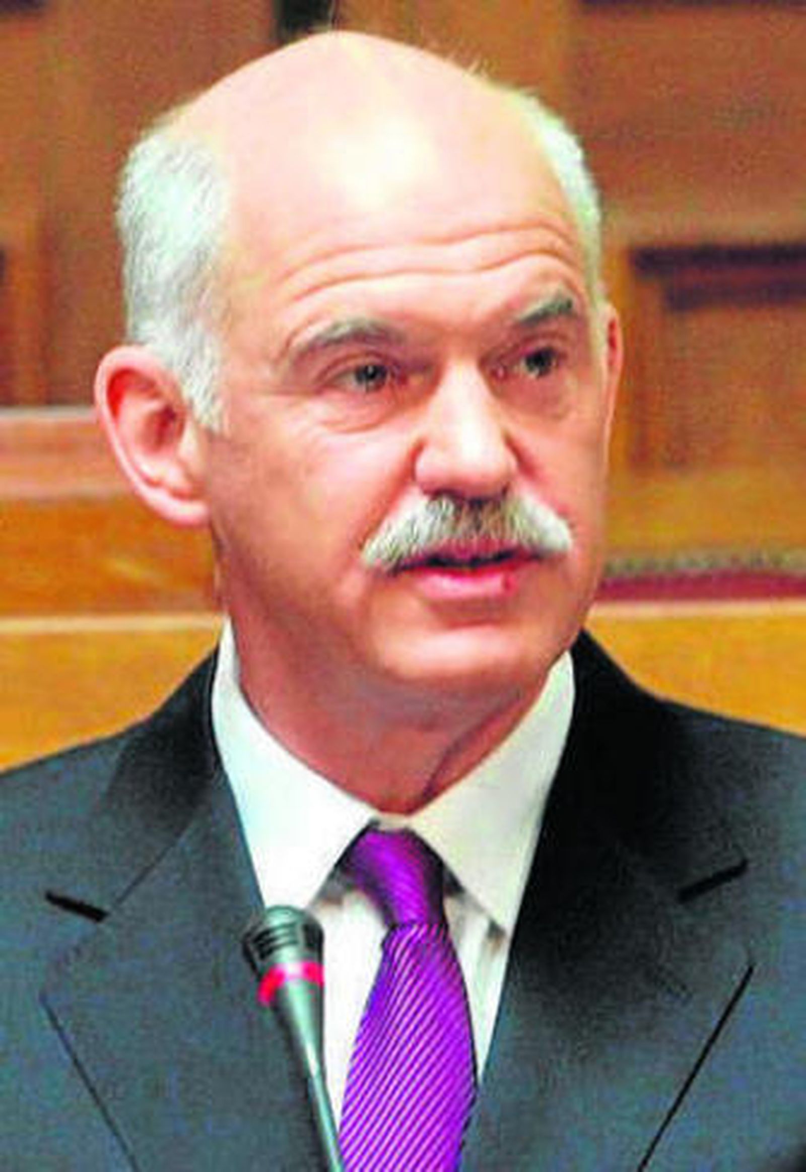 Primer ministro griego, Papandreu.