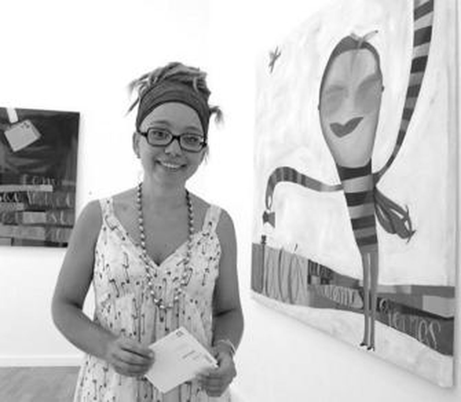 Marina Anaya posa junto a 'Ojalá que volvamos a vernos'.