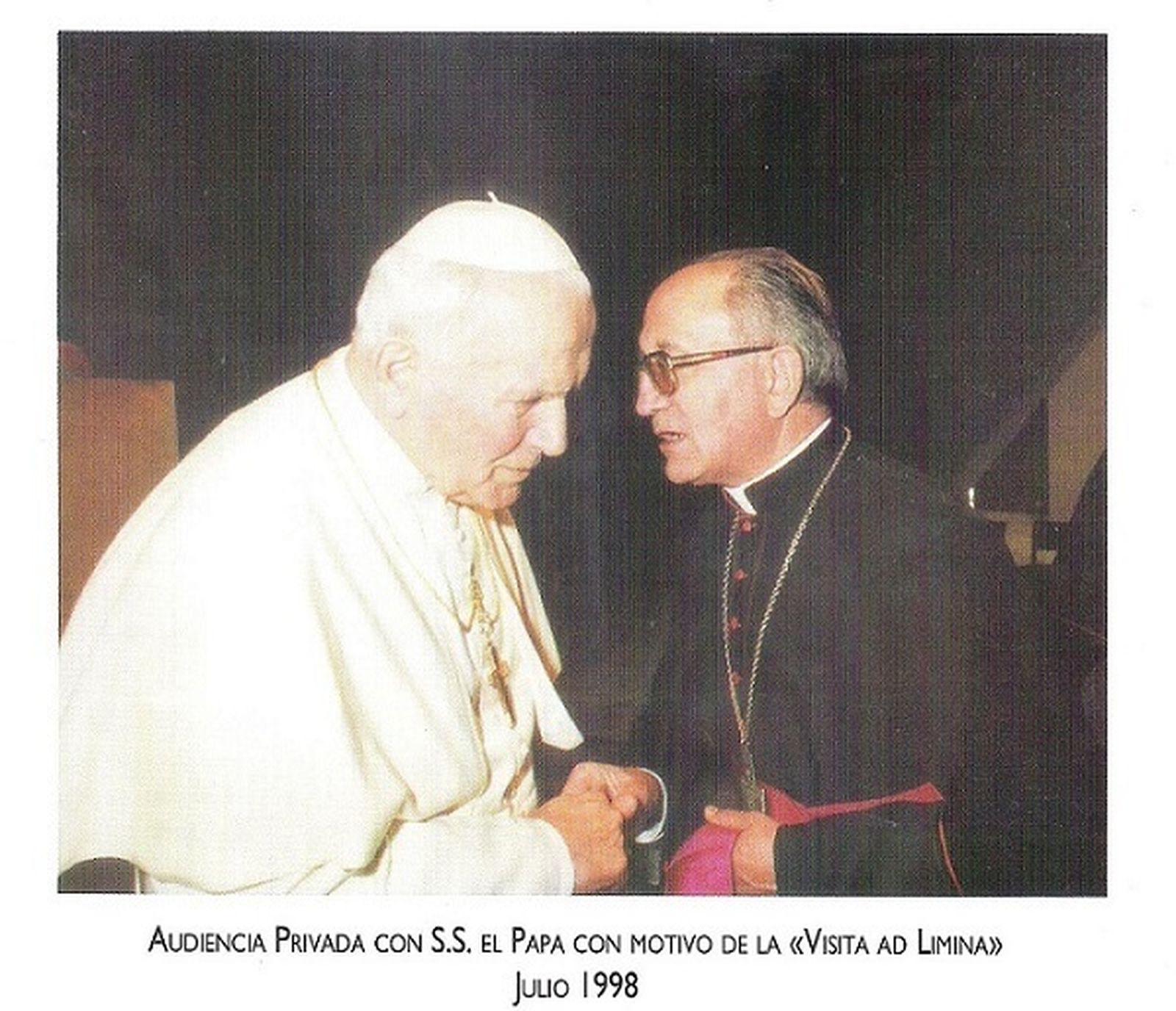 Rosendo Álvarez junto al Papa Juan Pablo II.