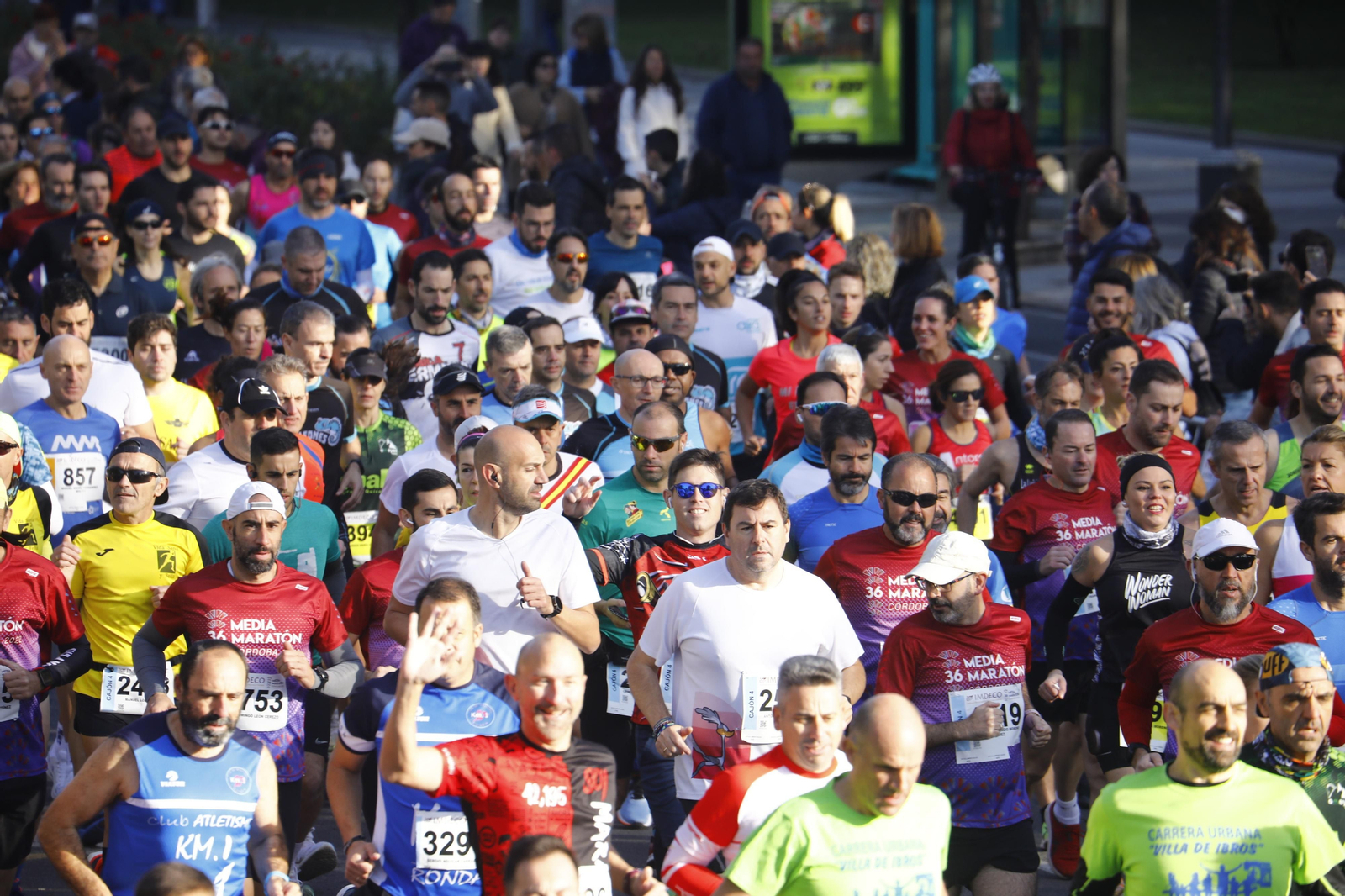 Las imágenes de la salida de la 36 Media Maratón de Córdoba