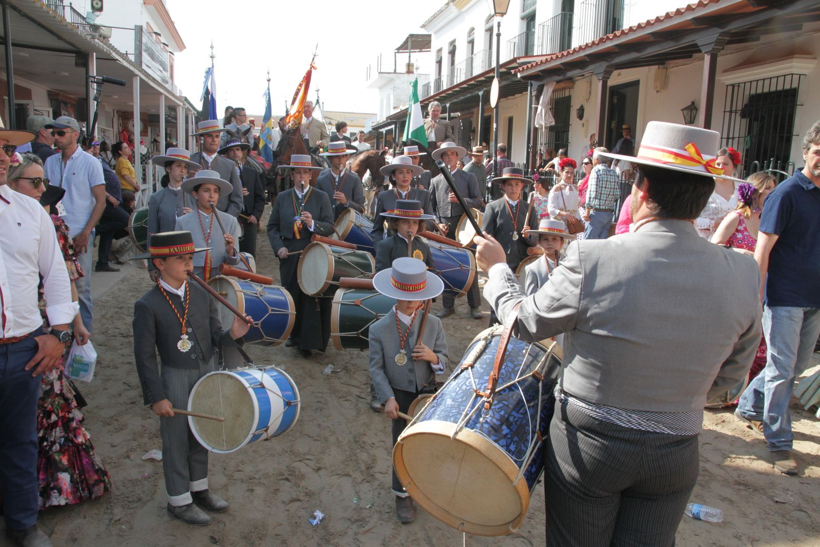 Imágenes de la presentación de la Hermandad de Emigrantes