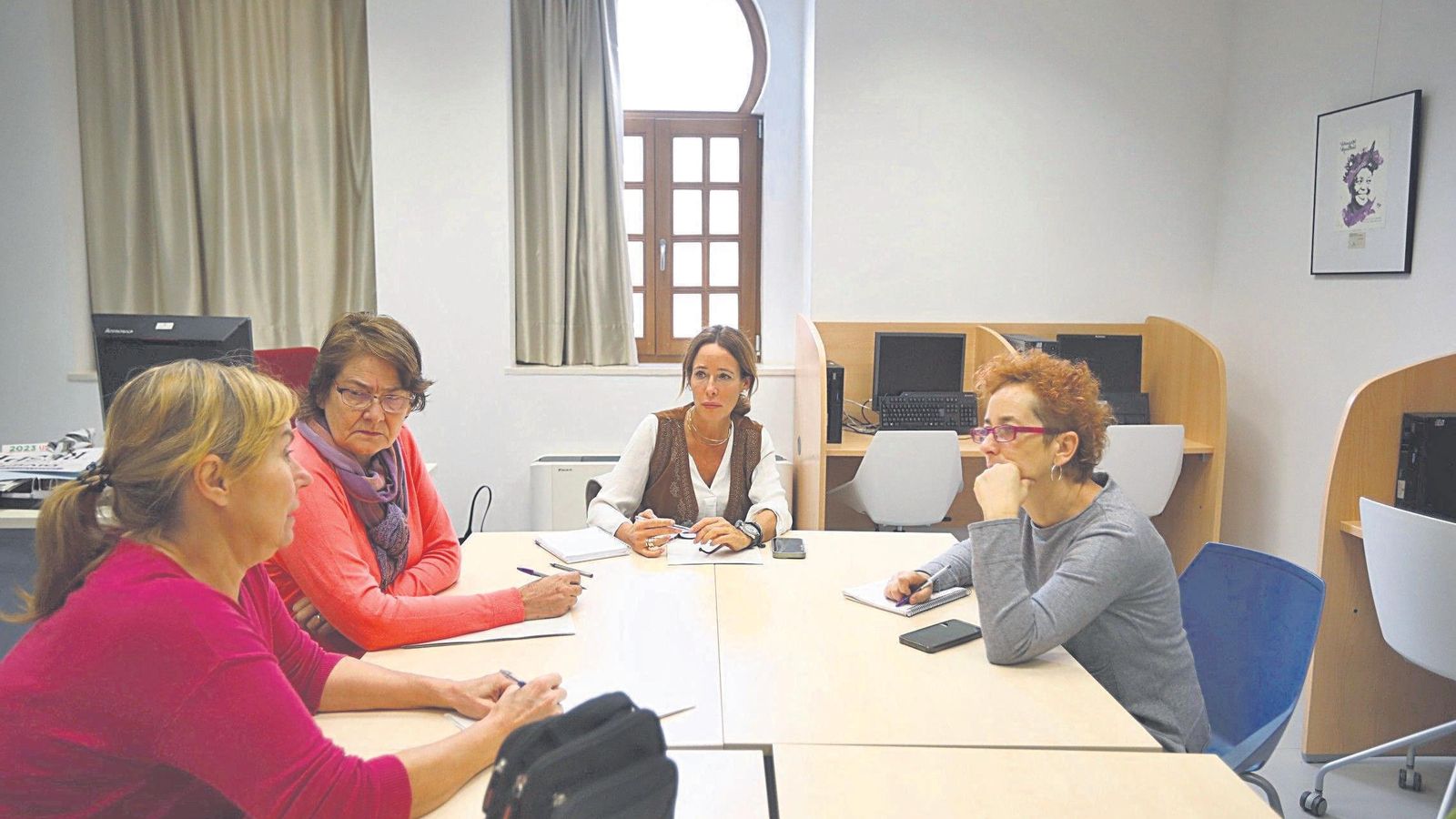 MARIAN AGUILAR CON SU EQUIPO MARIAN AGUILAR CON SU EQUIPO
