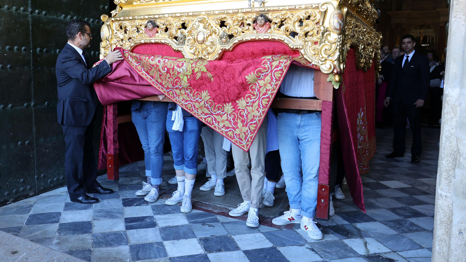 Procesión de la Virgen de la Inmaculada Concepción por las calle de Jerez