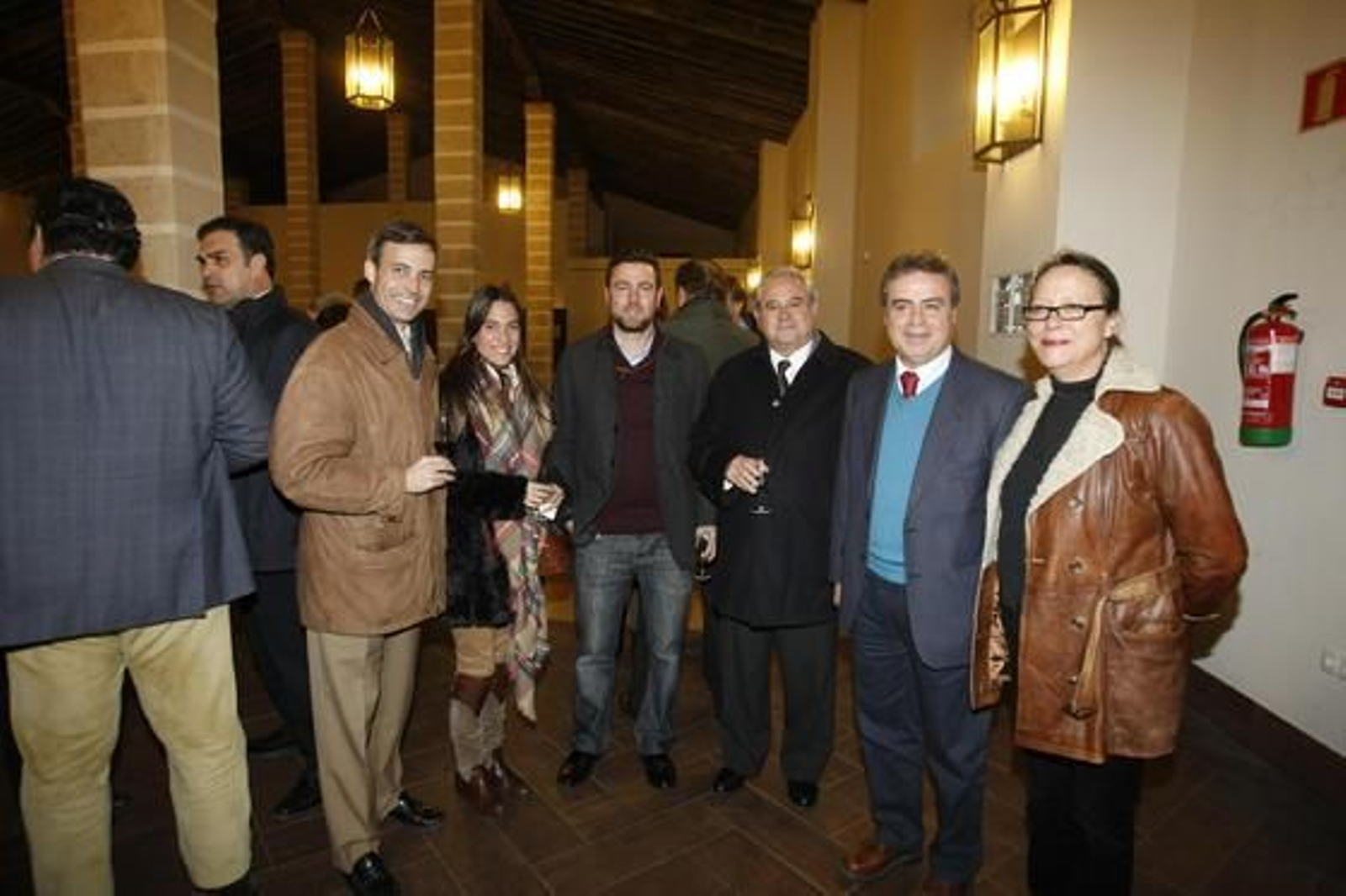 Álvaro Osborne, Ana Osborne, Jesús Cordero, Rafael Trujillo, Antonio Real y Felisa Rosado.


Foto: Pascual