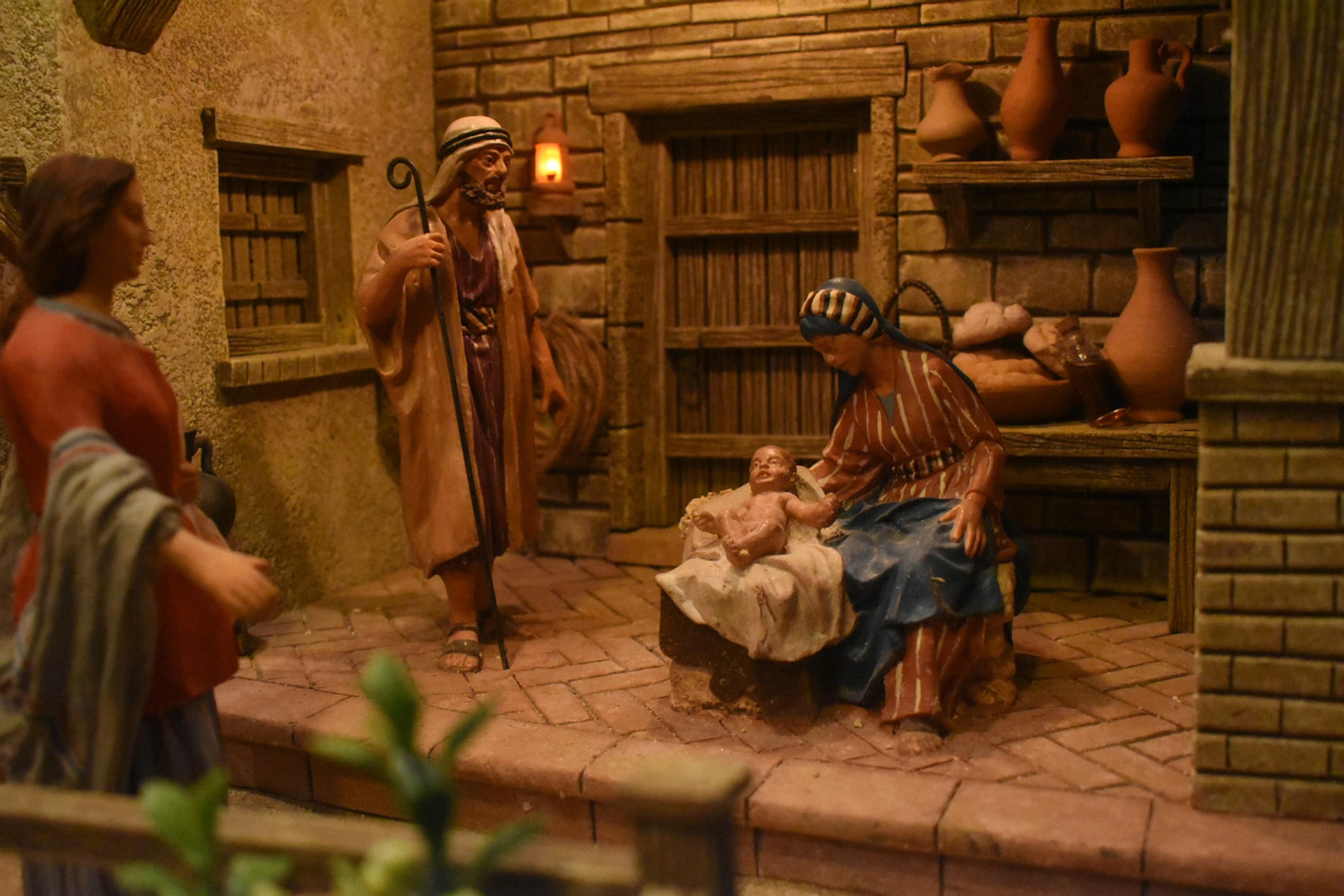 MANUEL RODRÍGUEZ RODRÍGUEZ Lugar: c/ Pasquin, 8 bajo cha Horario: Laborables: 17.00  h. a 19.00 h. Festivos: 11.00 h. a 13.00 h.