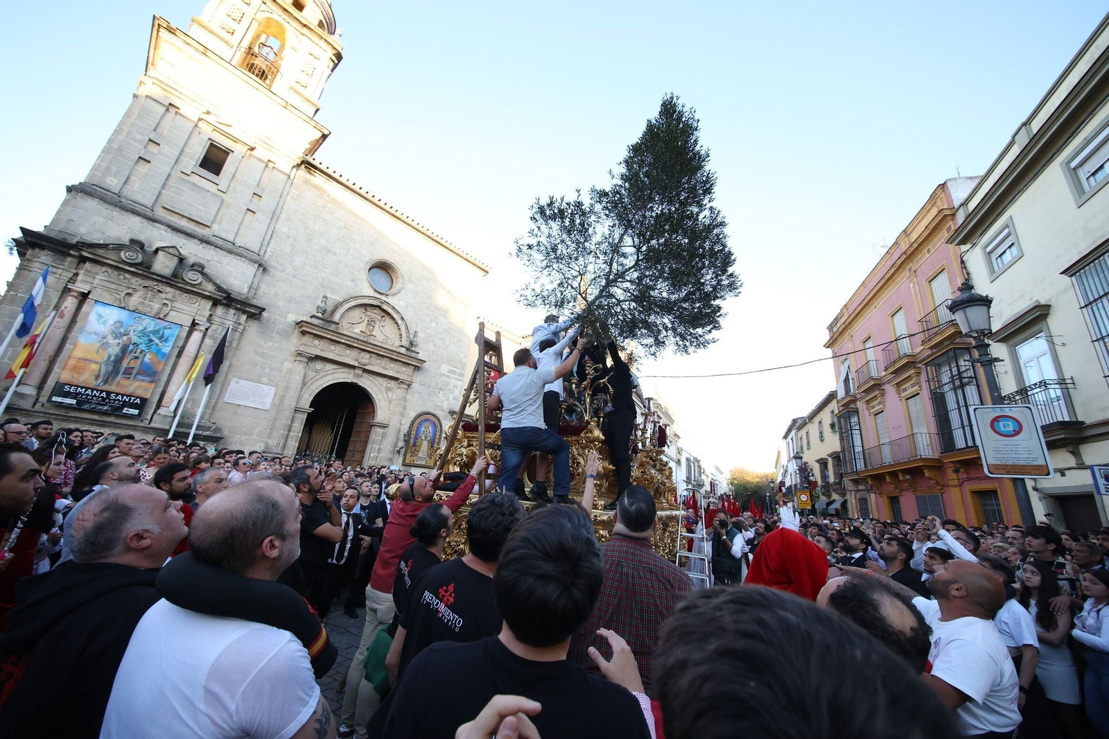 Miércoles Santo en Jerez: Hermandad del Prendimiento
