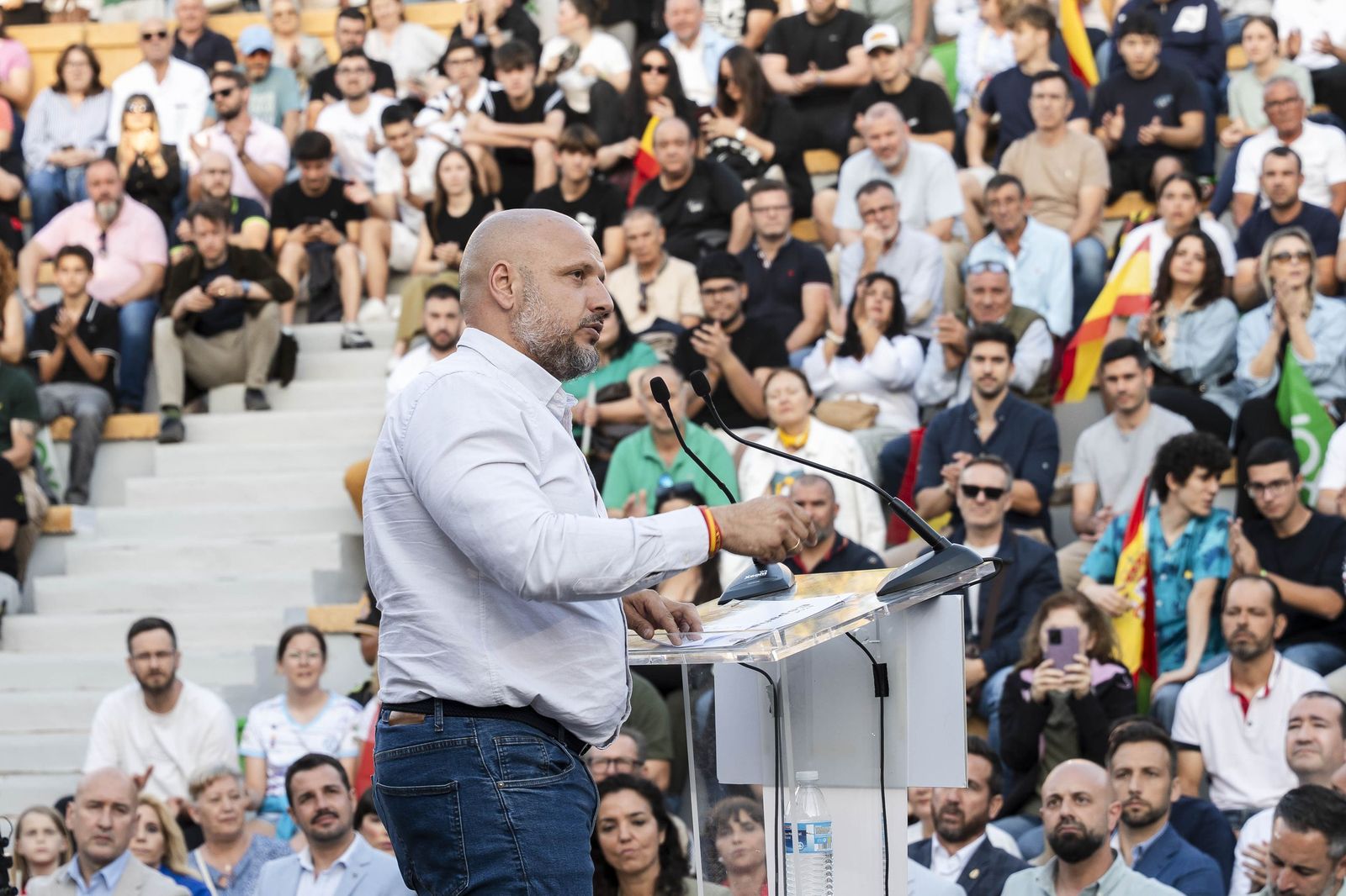 Las imágenes del mitin de Vox con Santiago Abascal y Manuel Gavira en ...