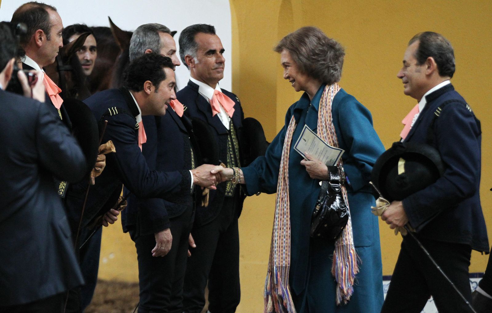 La Reina  Sofia  visita la Real  Escuela del Arte Ecuestre, con motivo de Cumbre Iberoamericana de Jefes de Estado que se celebró en Cádiz.