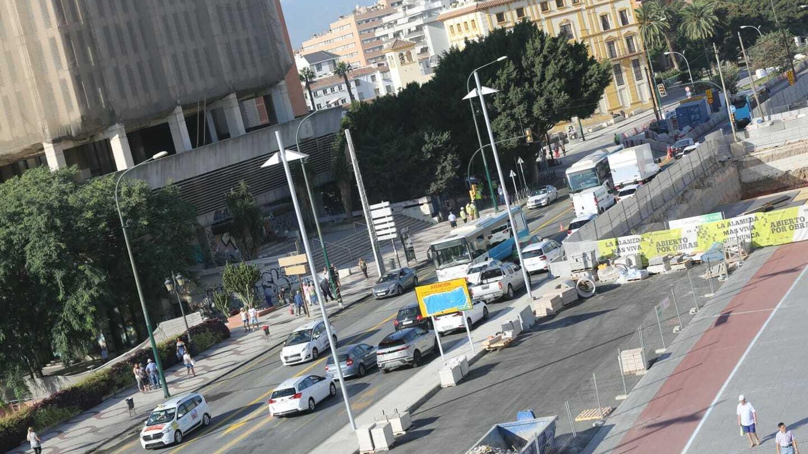 Apertura al tráfico de la Avenida de Andalucía en sentido este.