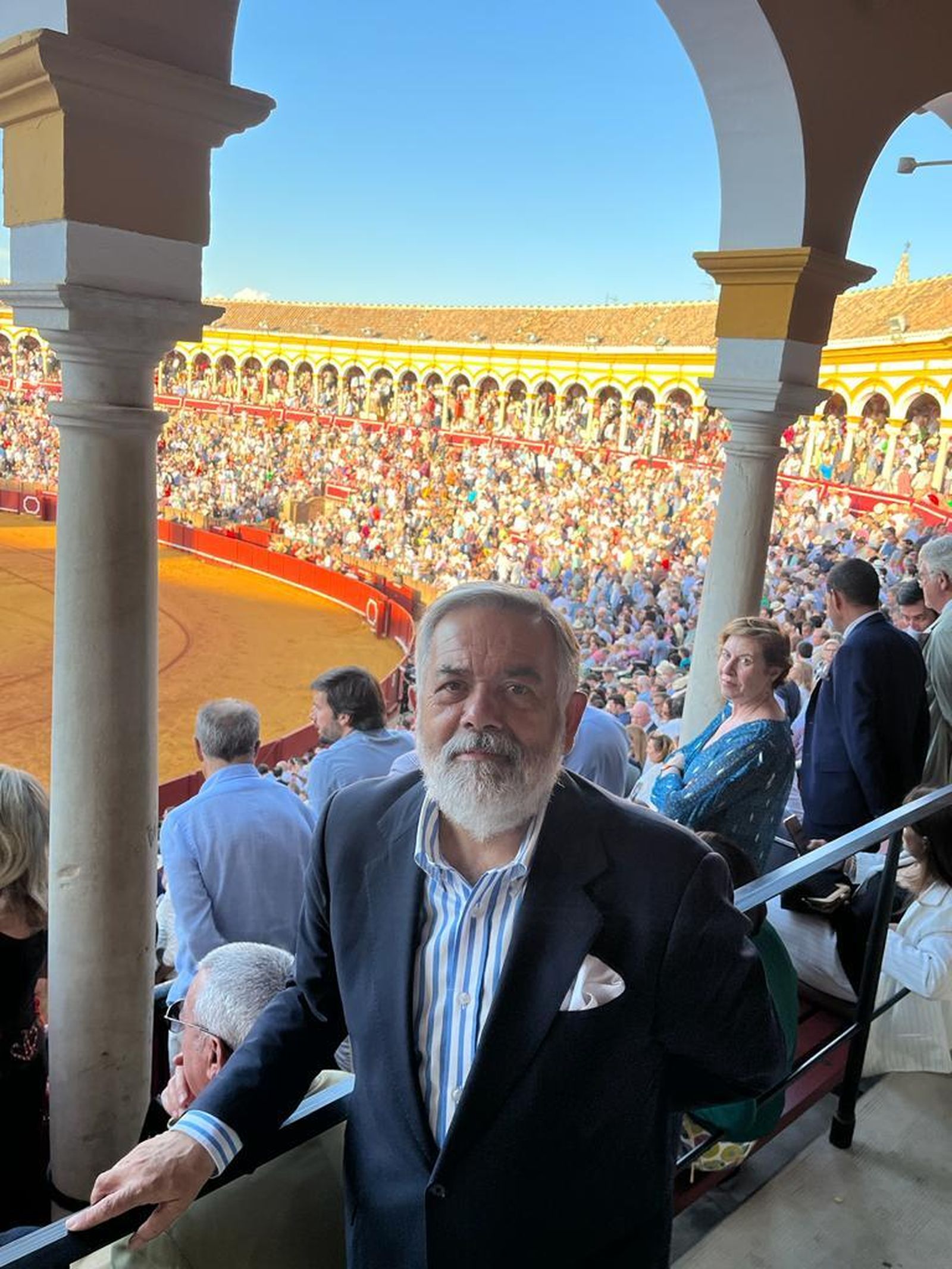 Ambiente en la Puerta del Príncipe en la corrida de El Juli, Daniel Luque y Pablo Aguado