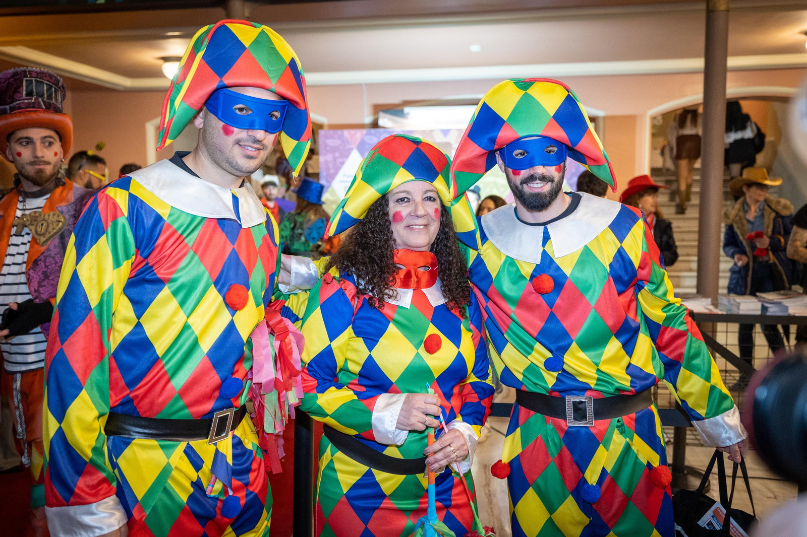 Búscate entre las mejores imágenes de la final del COAC 2024 del Carnaval de Cádiz