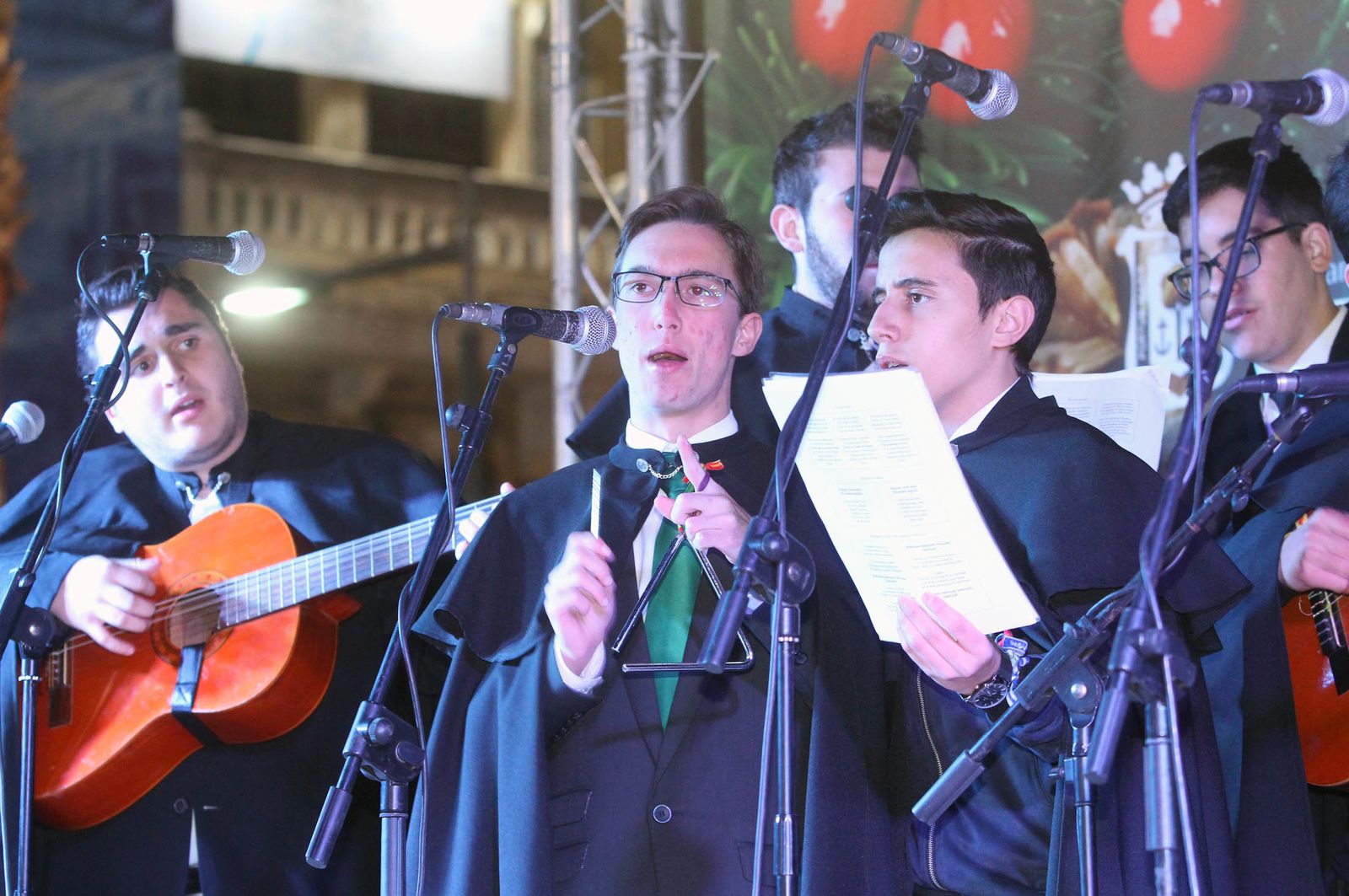 Imágenes del cuentacuento de la Navidad de Huelva Información.