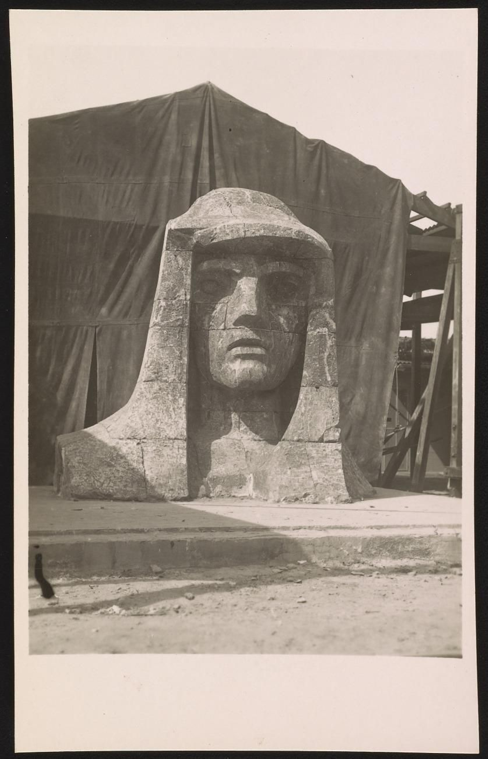 El Monumento a Colón en el Smithsonian de Nueva York