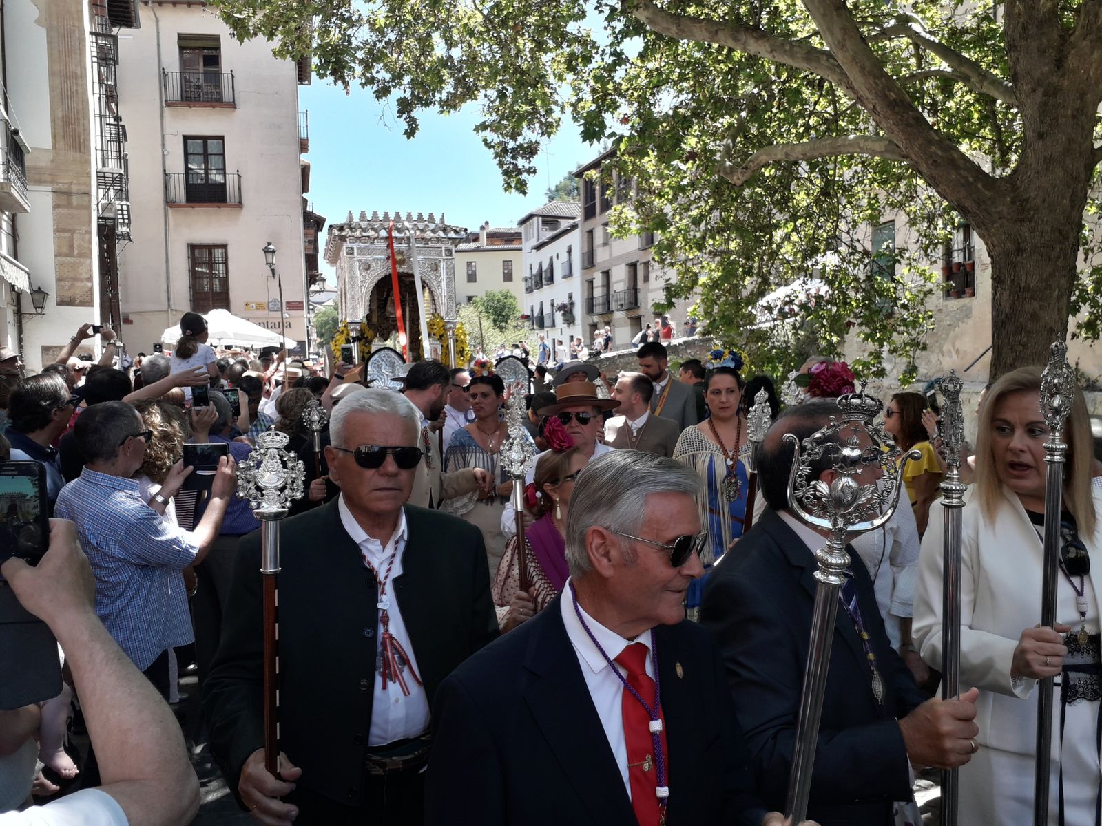 Granada inicia su camino al Rocío