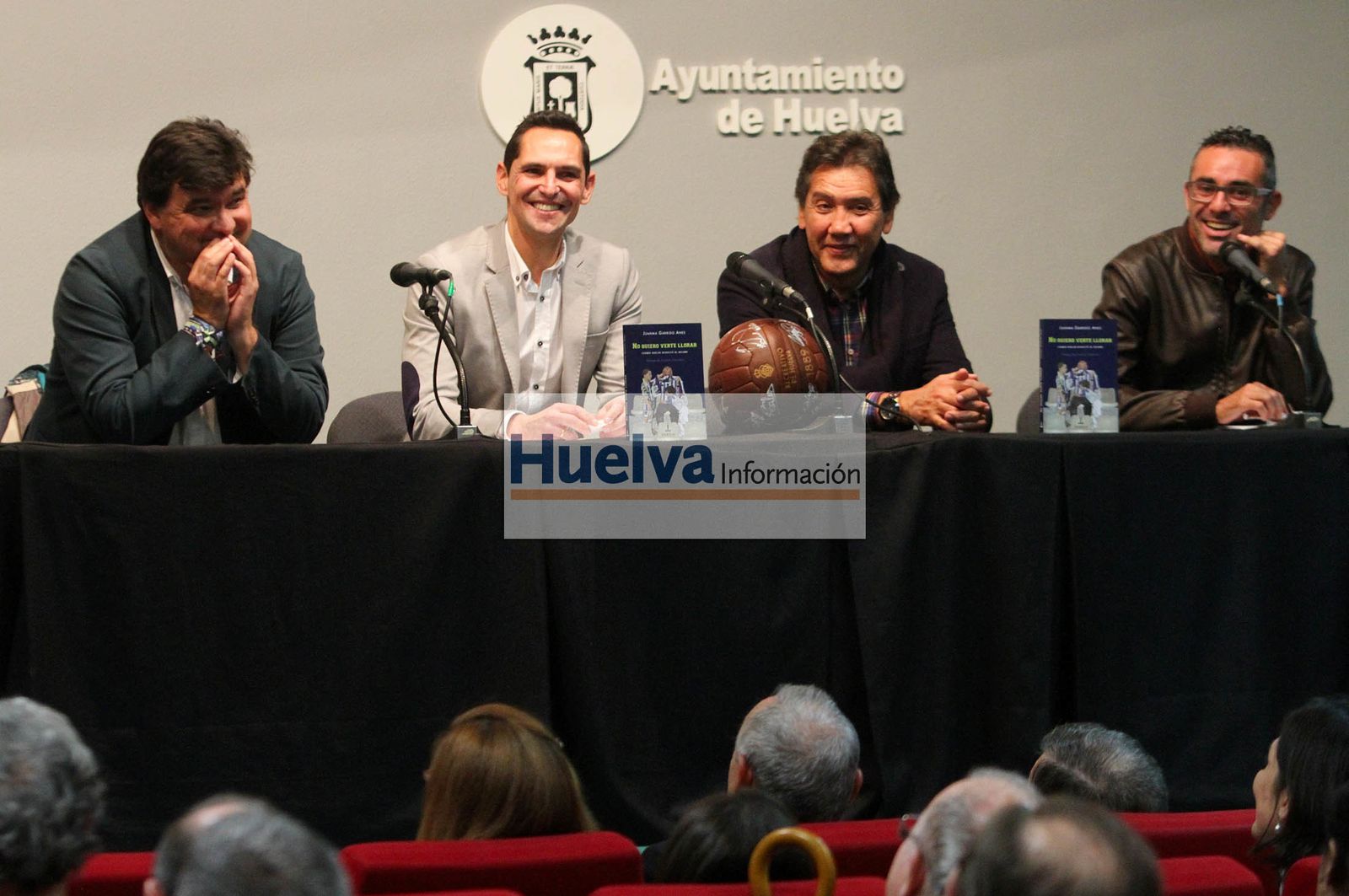 Imágenes de la presentación del libro de Juanma Garrido "No quiero verte llorar".