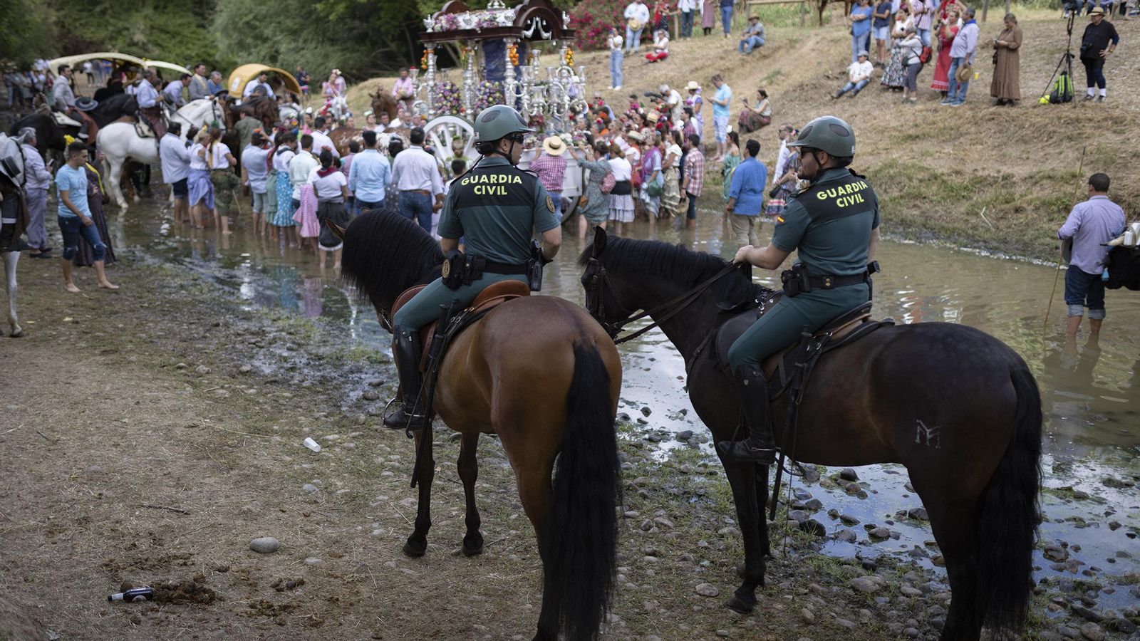 Paso por el vado del Quema.