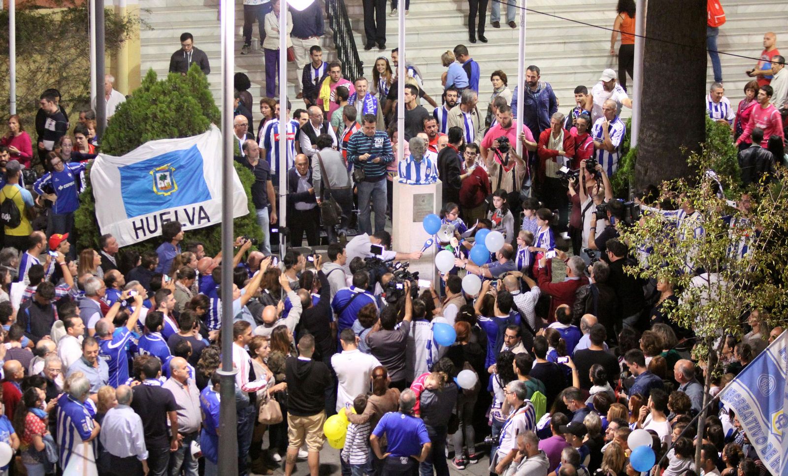 Las imágenes de cuando Huelva se echó a la calle por su Recre