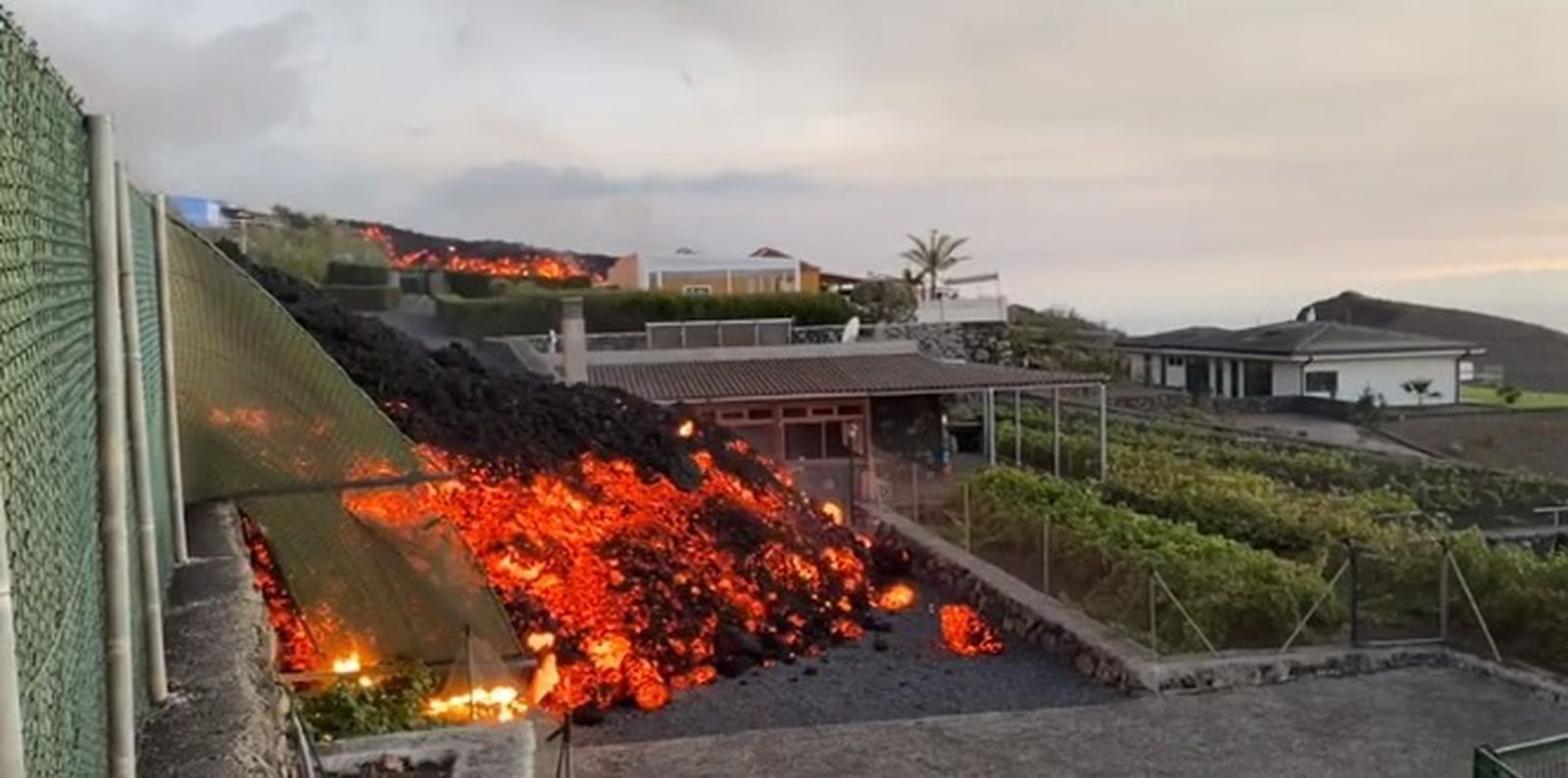 Una de las casas de La Palma engullida en los primeros días de la erupción del volcán.