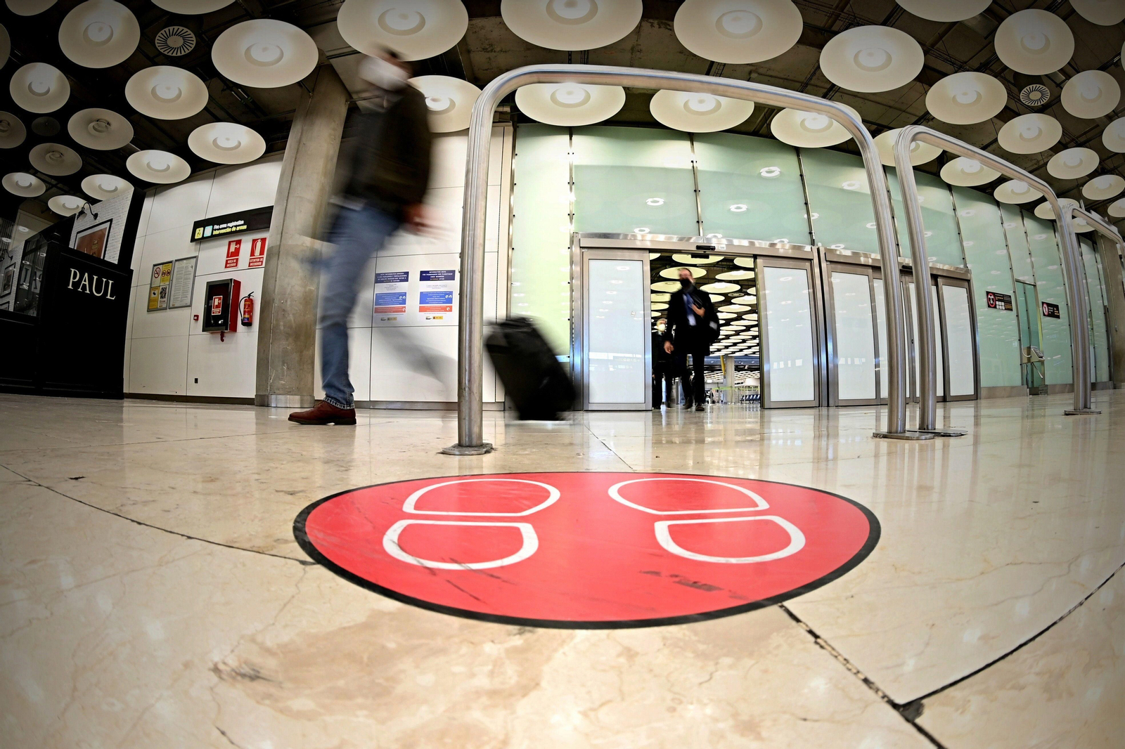 Medidas anti Covid en un aeropuerto español.