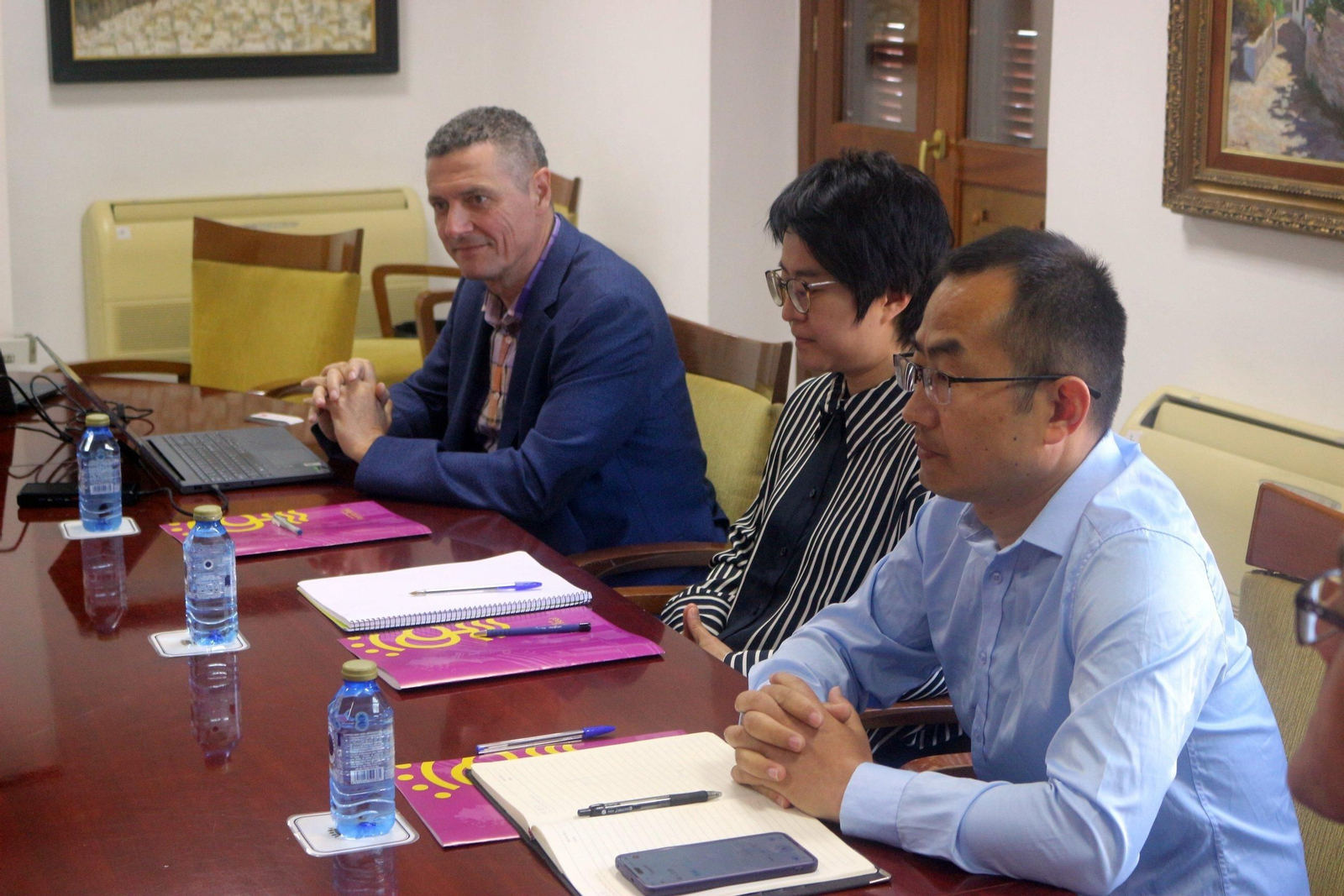 Representantes de Zhenshi en el Ayuntamiento de Puerto Real