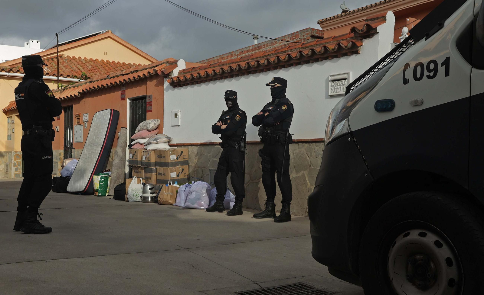 Fotos del desahucio ejecutado en la barriada de El Rinconcillo en Algeciras