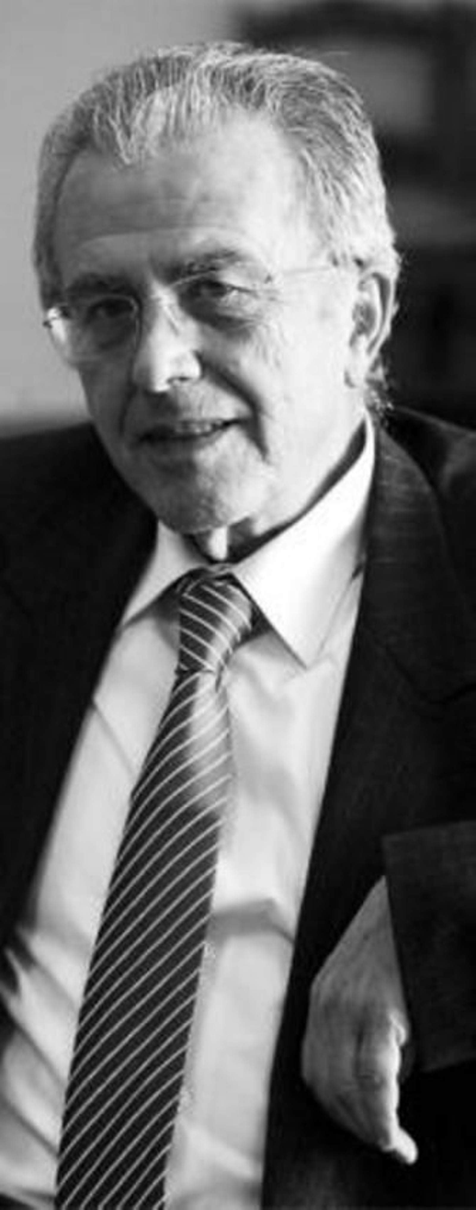 "El médico no sólo debe curar, sino aliviar, ayudar a nacer, vivir y morir"