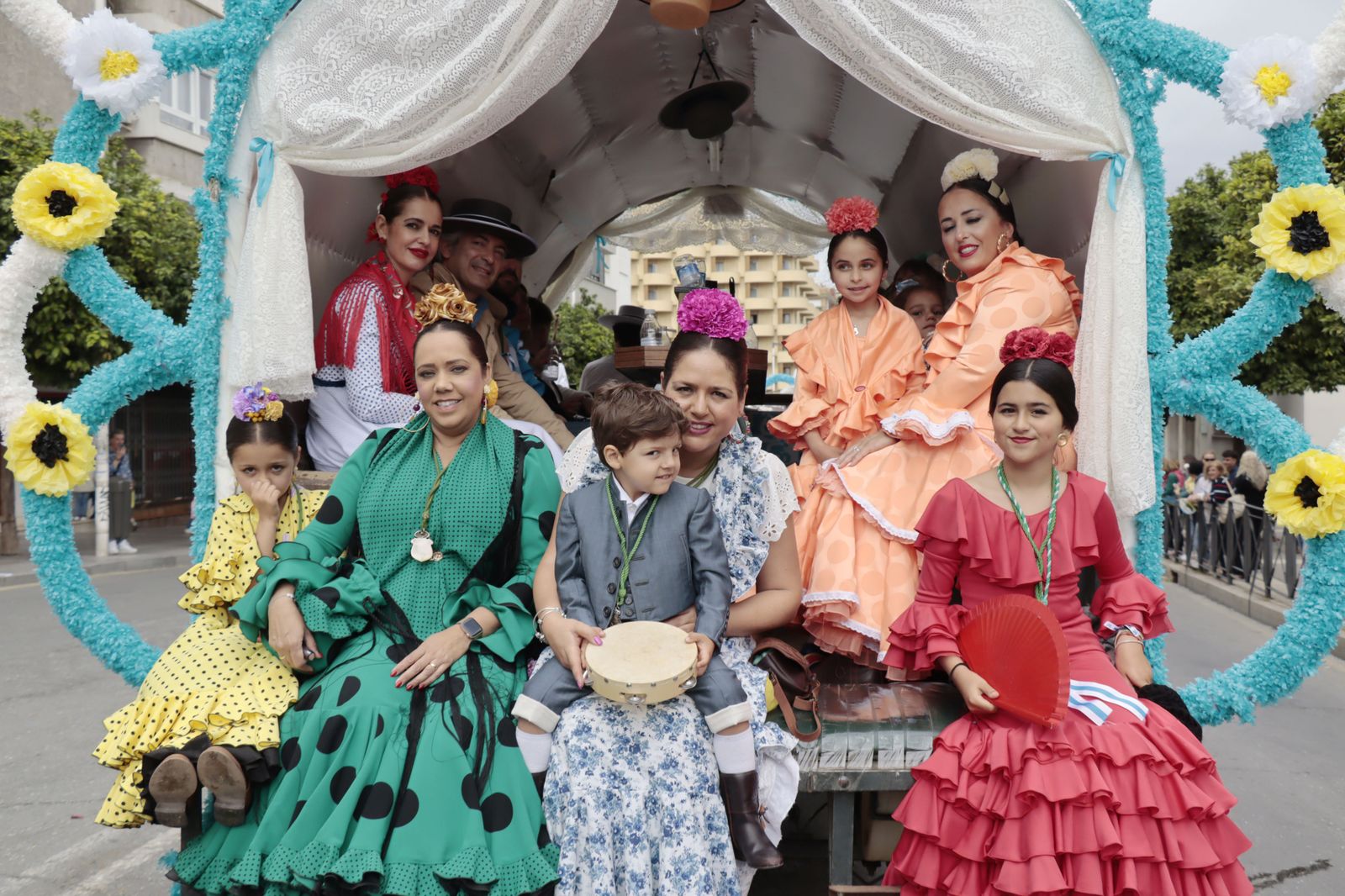 Imágenes de los carros de la Hermandad del Rocío de Huelva