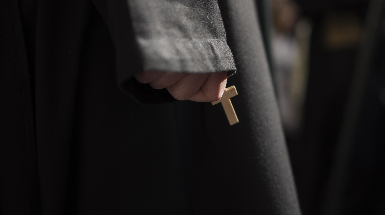 Imágenes de la Hermandad de La Vera-Cruz en el Jueves Santo de Jerez 2025