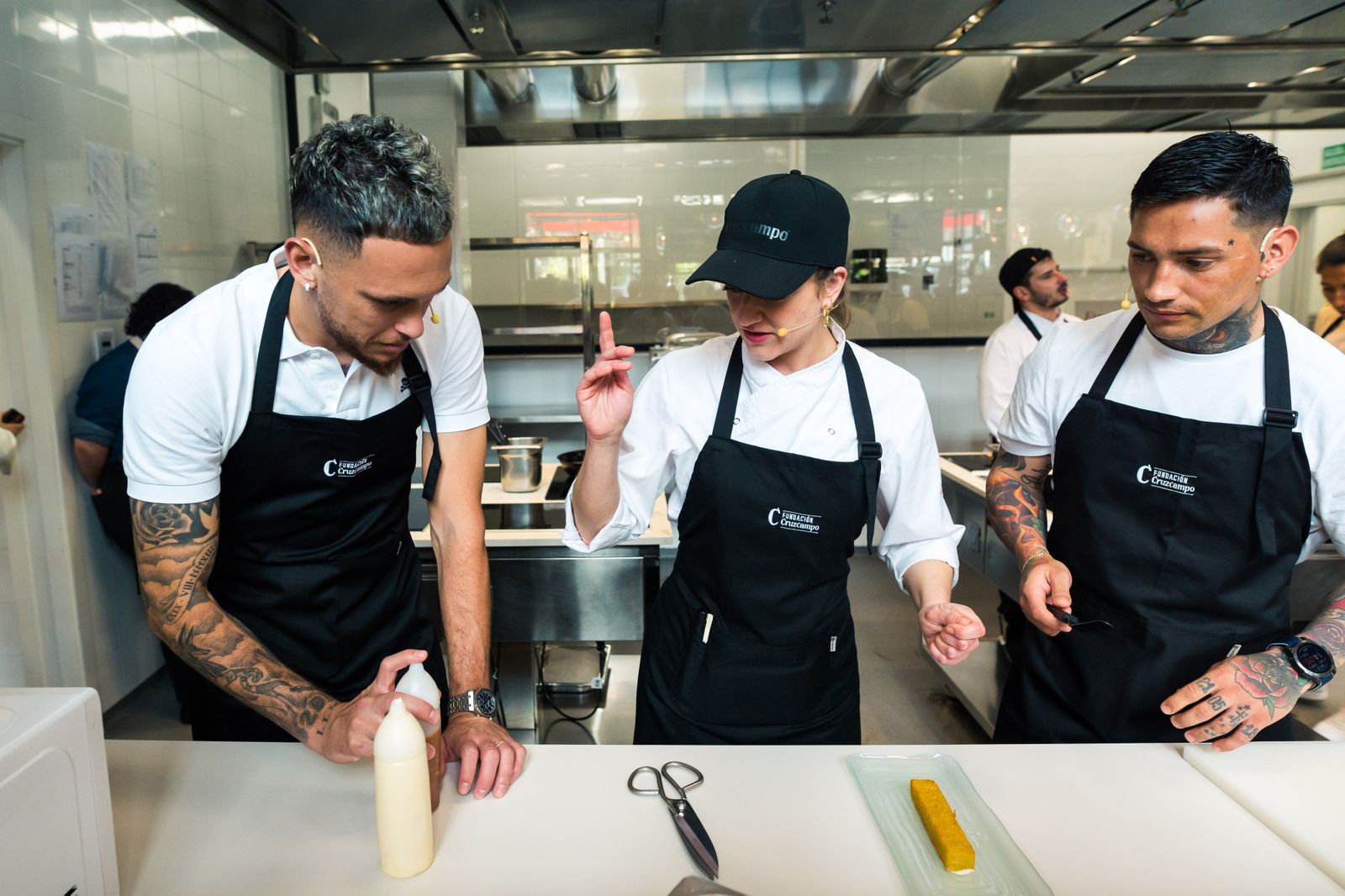 Las fotos de jugadores del Betis y del Sevilla en la Cruzcampo