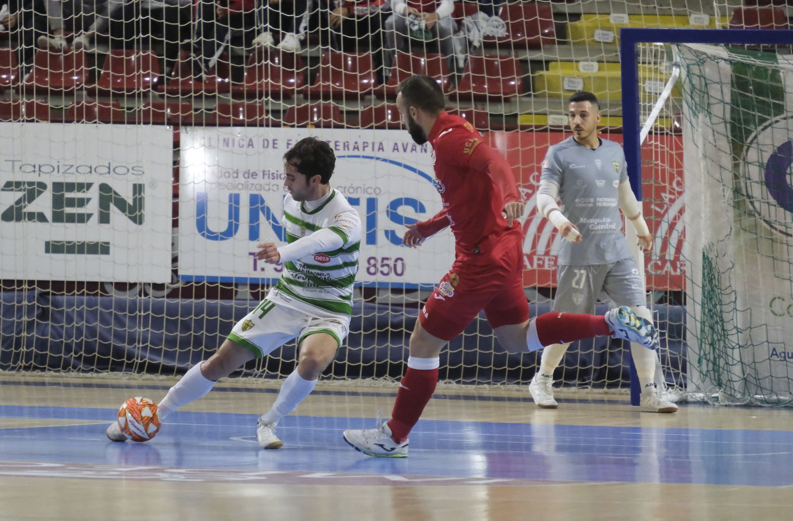 Las imágenes del empate entre el Córdoba Patrimonio y ElPozo Murcia en Vista Alegre