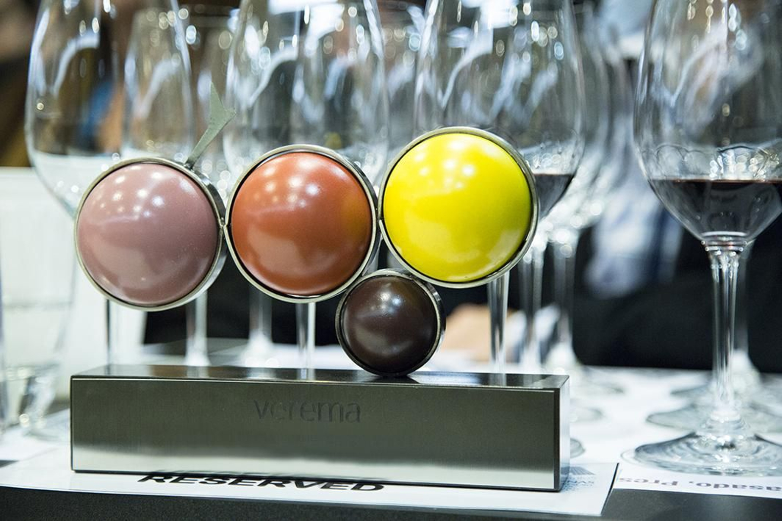 Trofeo que identifica a los Premios Verema.