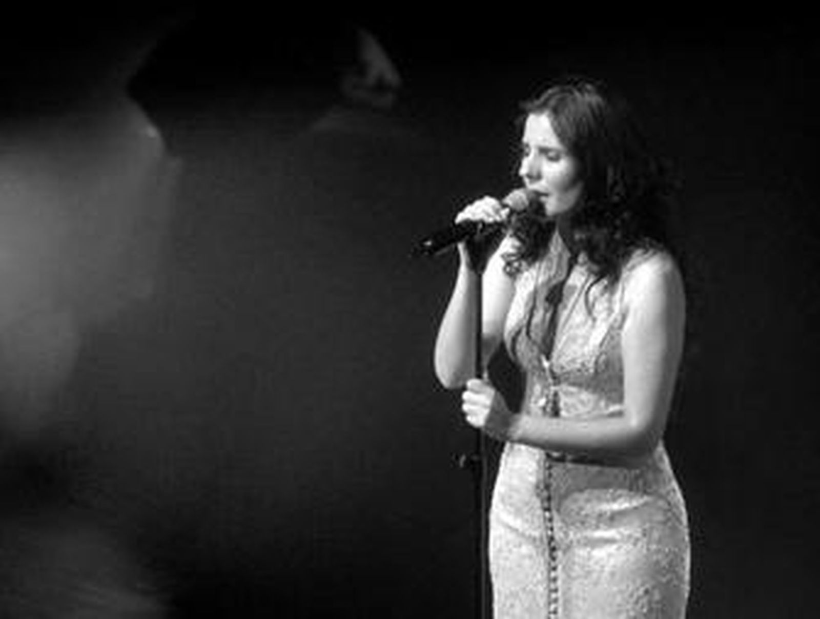 Diana Navarro vuelve a estrenar disco en Roquetas de Mar.