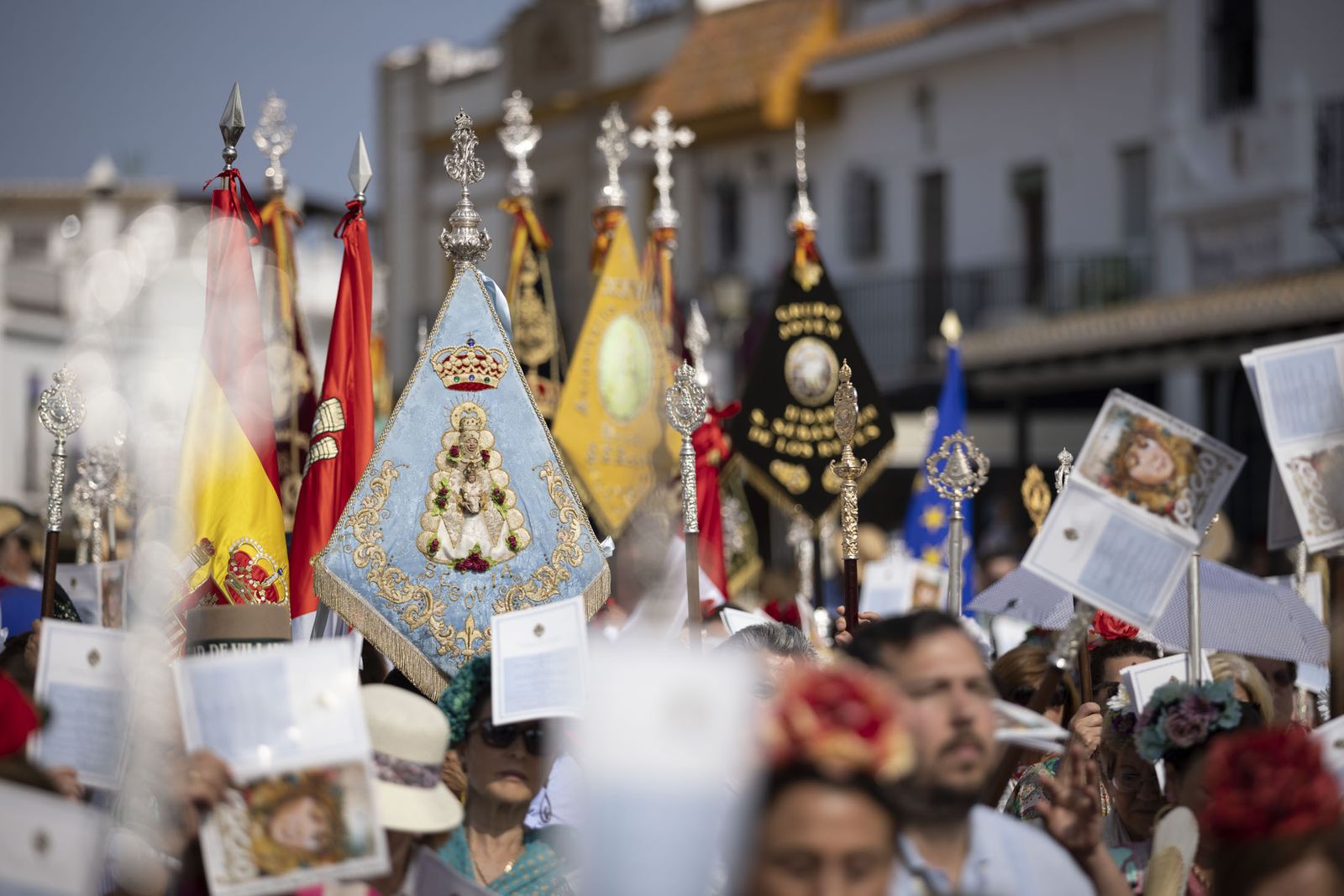 El Rocio 2023: Imágenes de la misa Pontifical del Domingo de Pentecostés