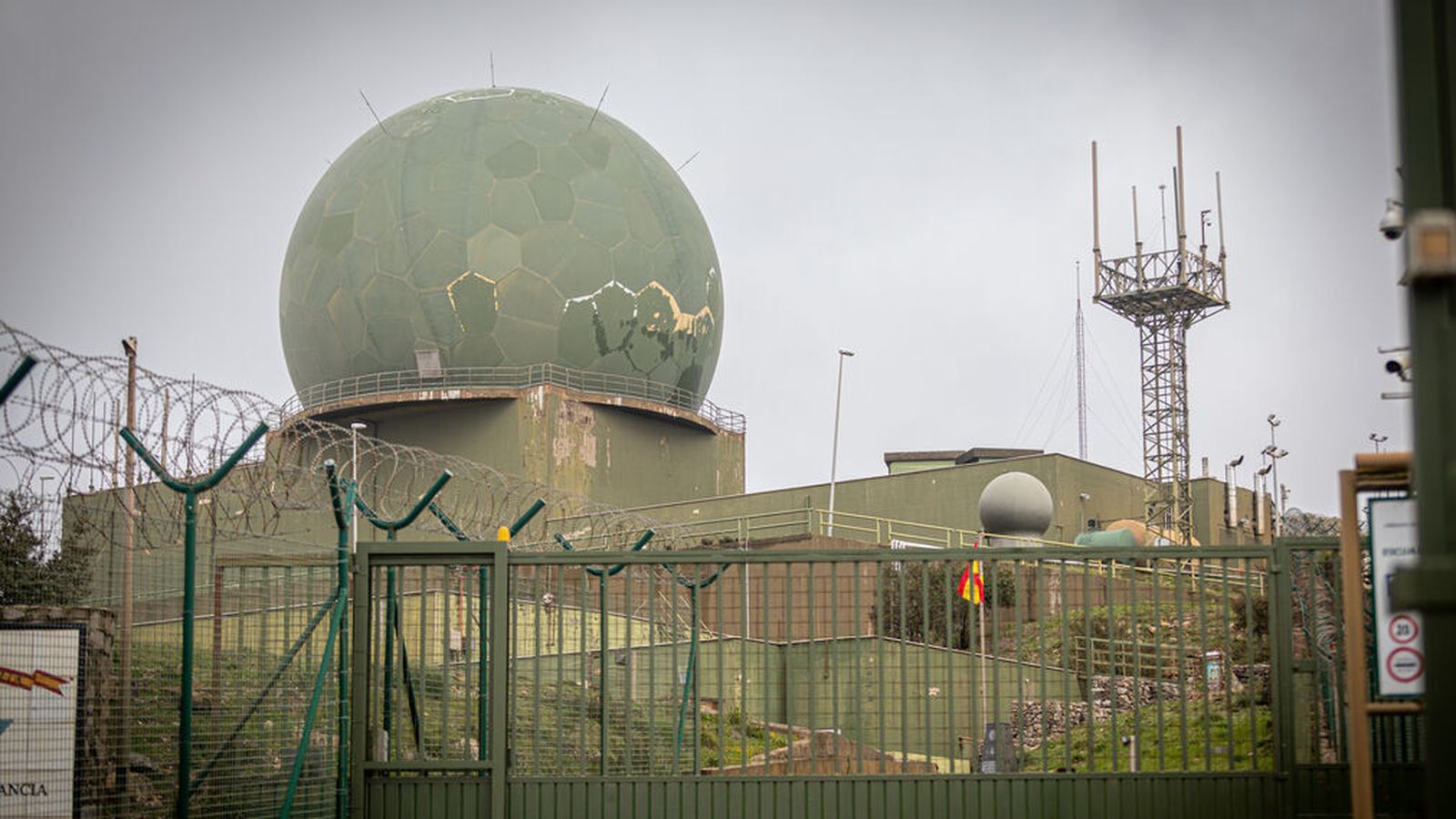 Entrada al Escuadrón de Vigilancia Aérea 11.