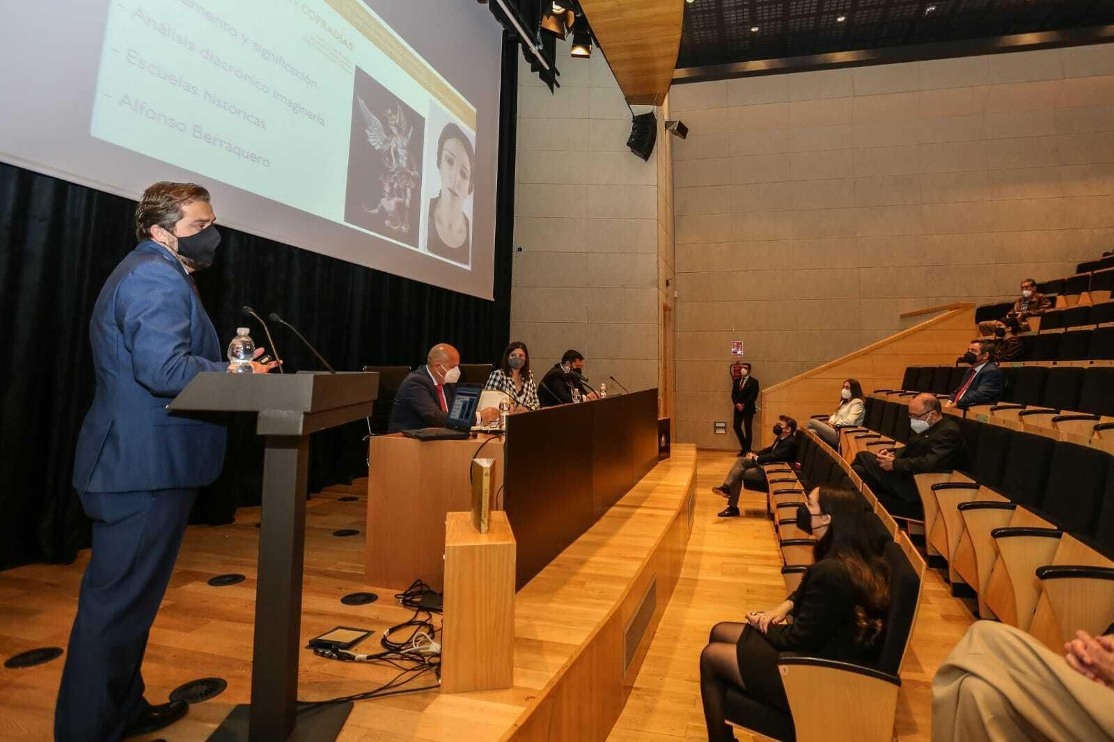 Sábado de Pasión en San Fernando: Presentación de 'Insula Fidei'