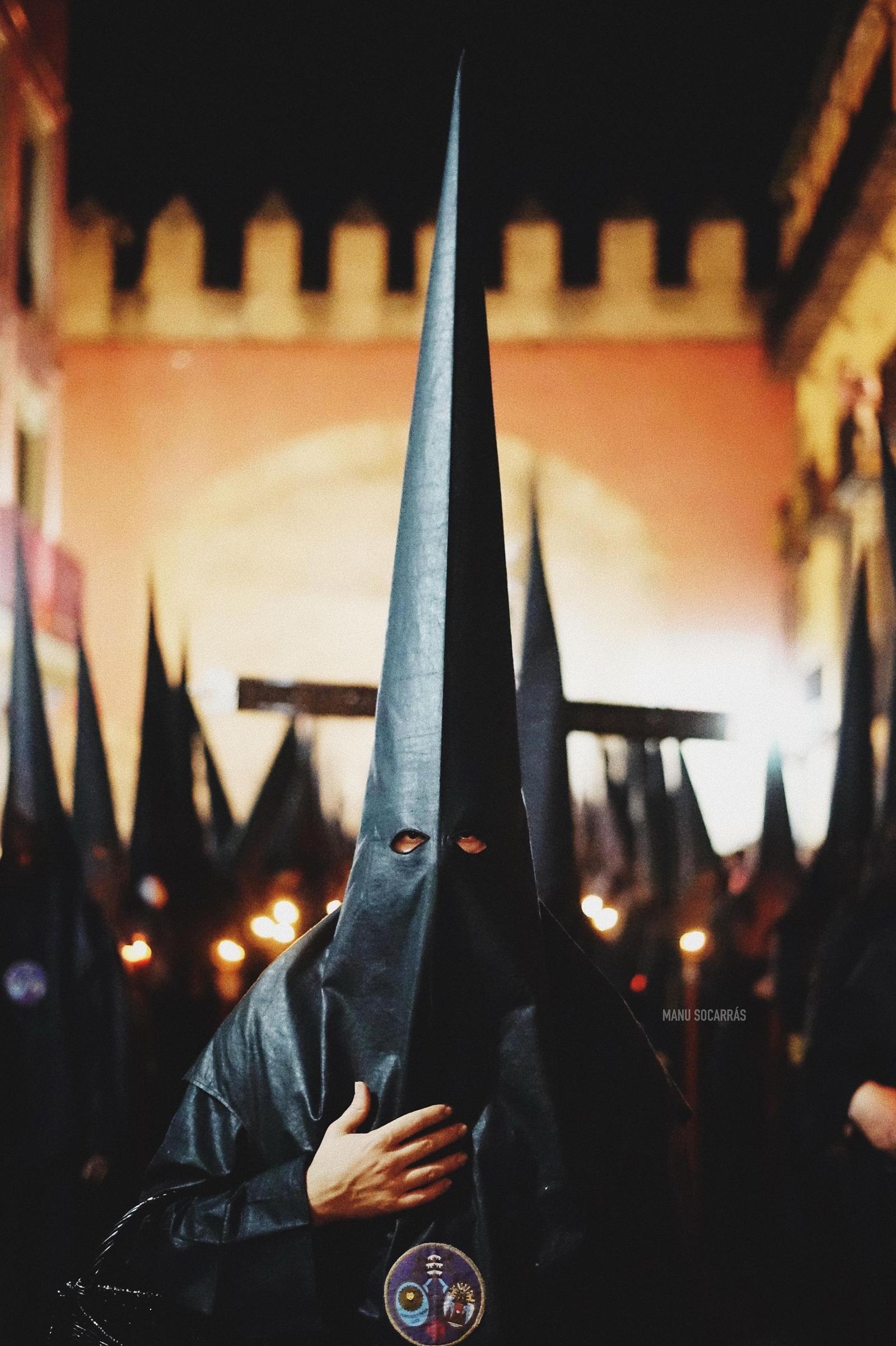 Nazarenos de la hermandad de Los Estudiantes