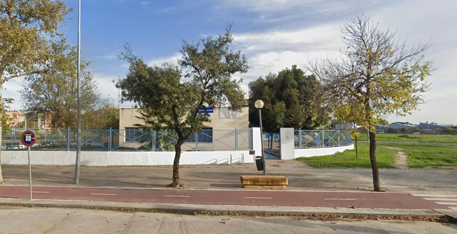 Centro de mayores de la zona sur. Centro de mayores de la zona sur.