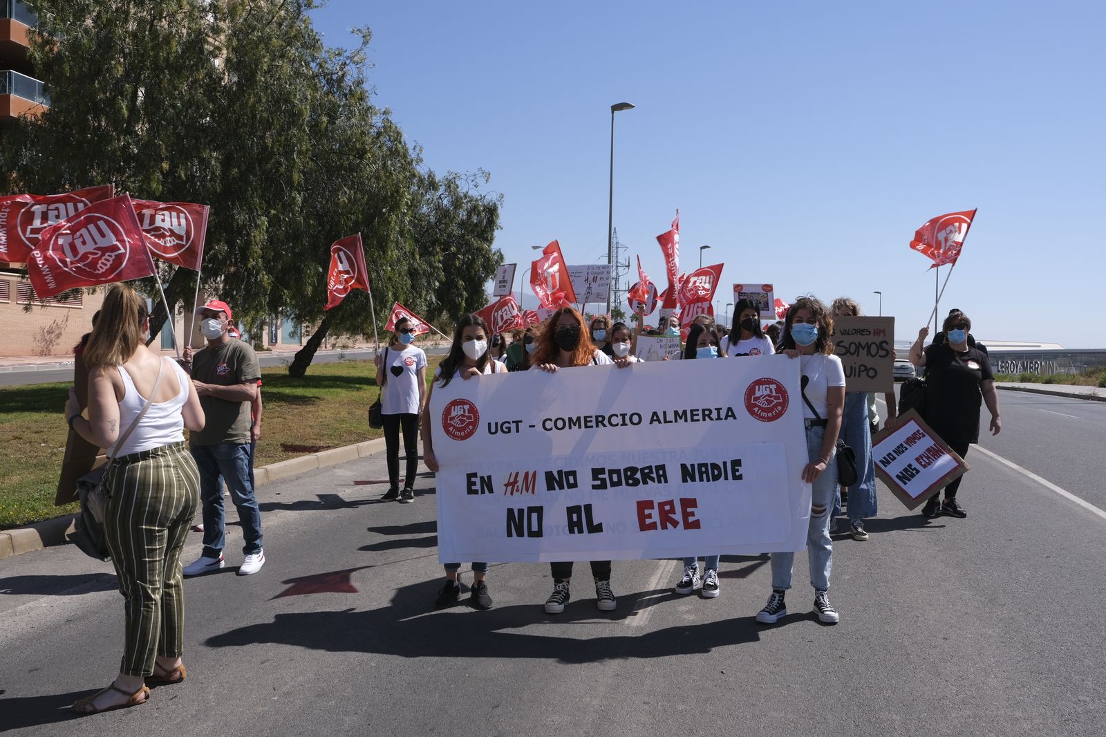 Fotogalería protestas trabajadores H&M Almería