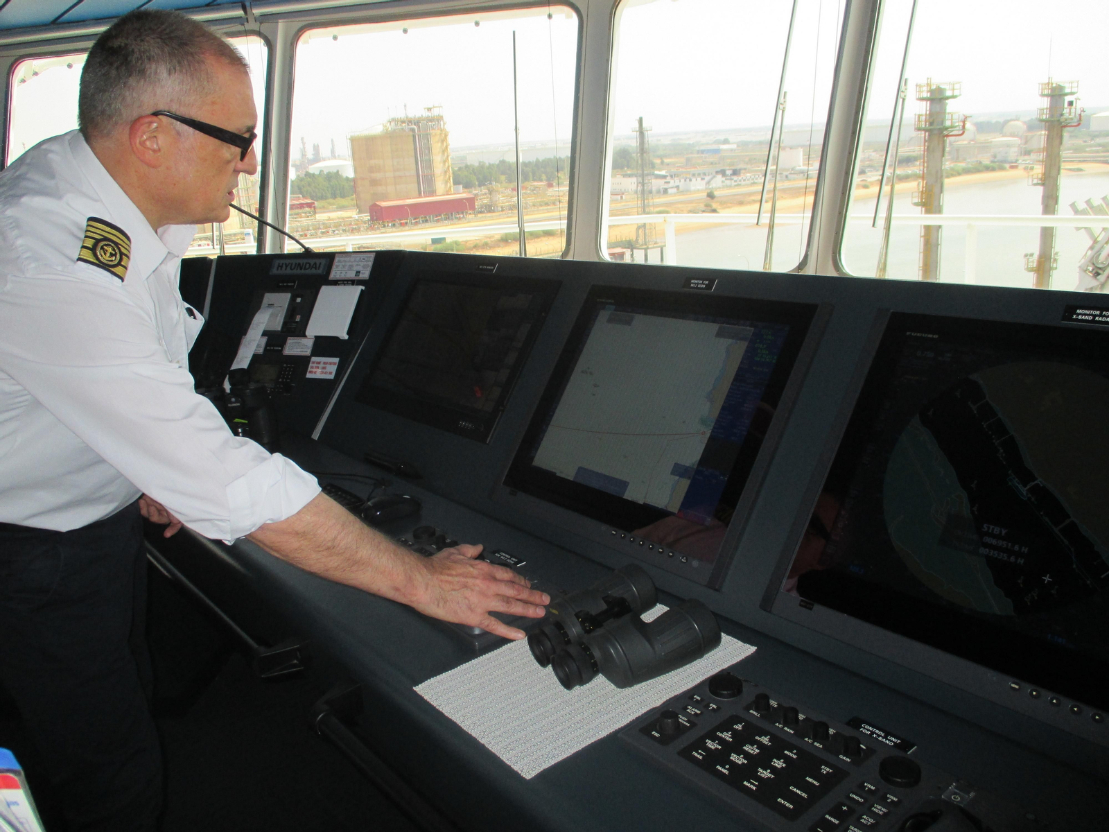 El buque 'Rioja Knutsen' descarga 152.000 metros cúbicos de GNL