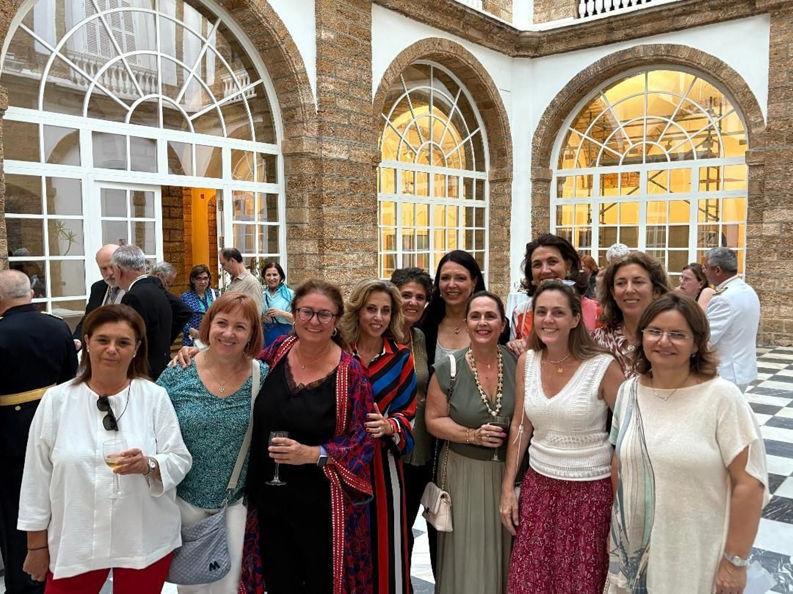 Esperanza Mateos, Amaya Alarcos, Marisina Piñero, Rocío Álvarez-Campana, Mariló López, Marina Murillo, Rocío Ramos-Paúl, María Jesús Murillo, Carmen del Valle y Mercedes Docampo. Esperanza Mateos, Amaya Alarcos, Marisina Piñero, Rocío Álvarez-Campana, Mariló López, Marina Murillo, Rocío Ramos-Paúl, María Jesús Murillo, Carmen del Valle y Mercedes Docampo.