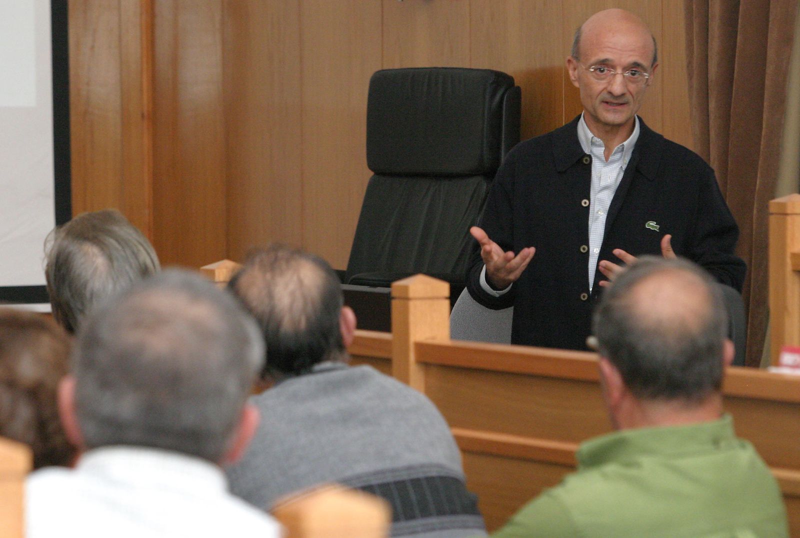 Manuel Aguilar, del Hospital Puerta del Mar, forma parte de comité que selecciona los proyectos.