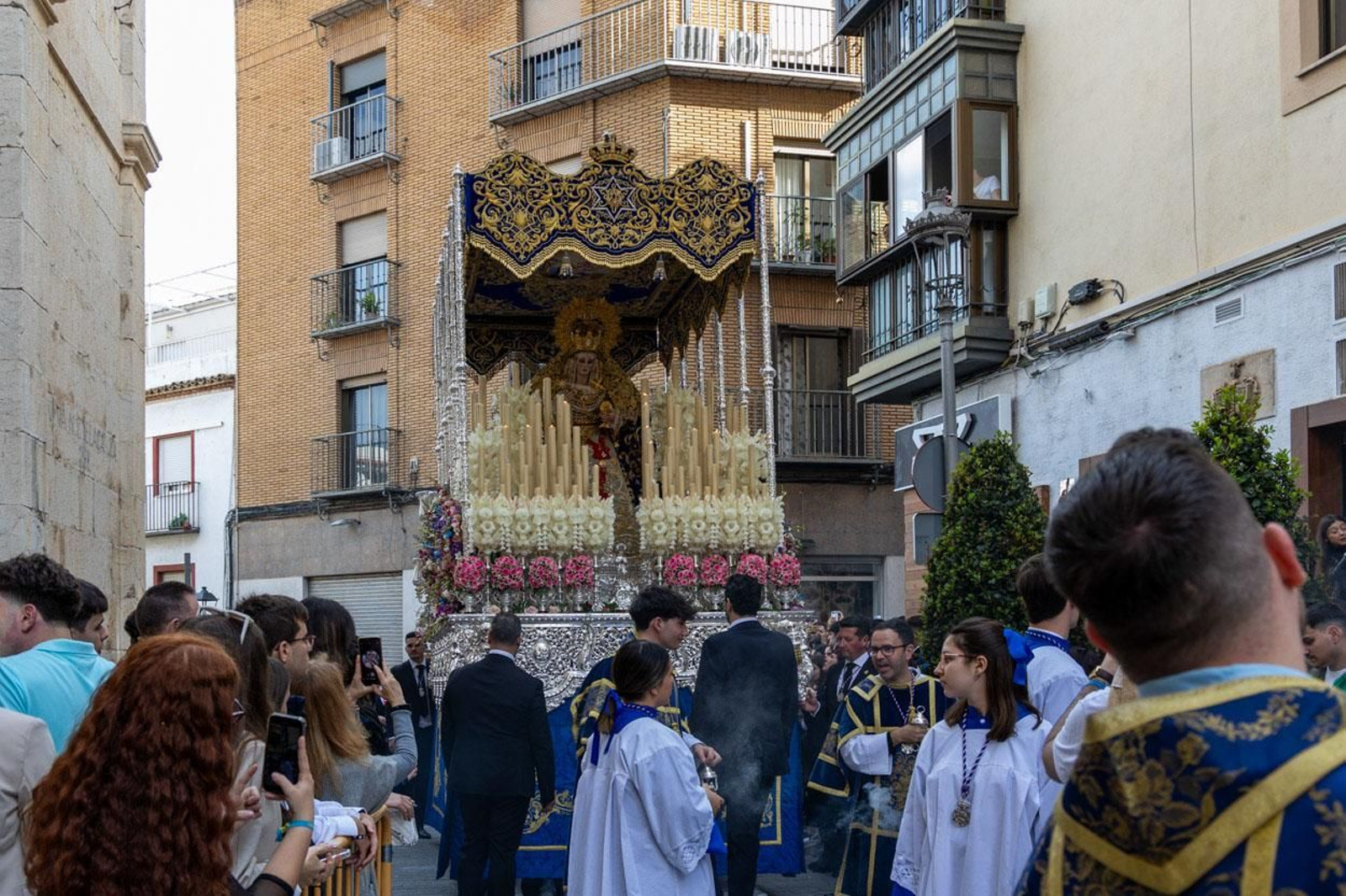 Los jiennenses arropan a las tres cofradías de la tarde en un Domingo de Ramos más caluroso de lo esperado (II)